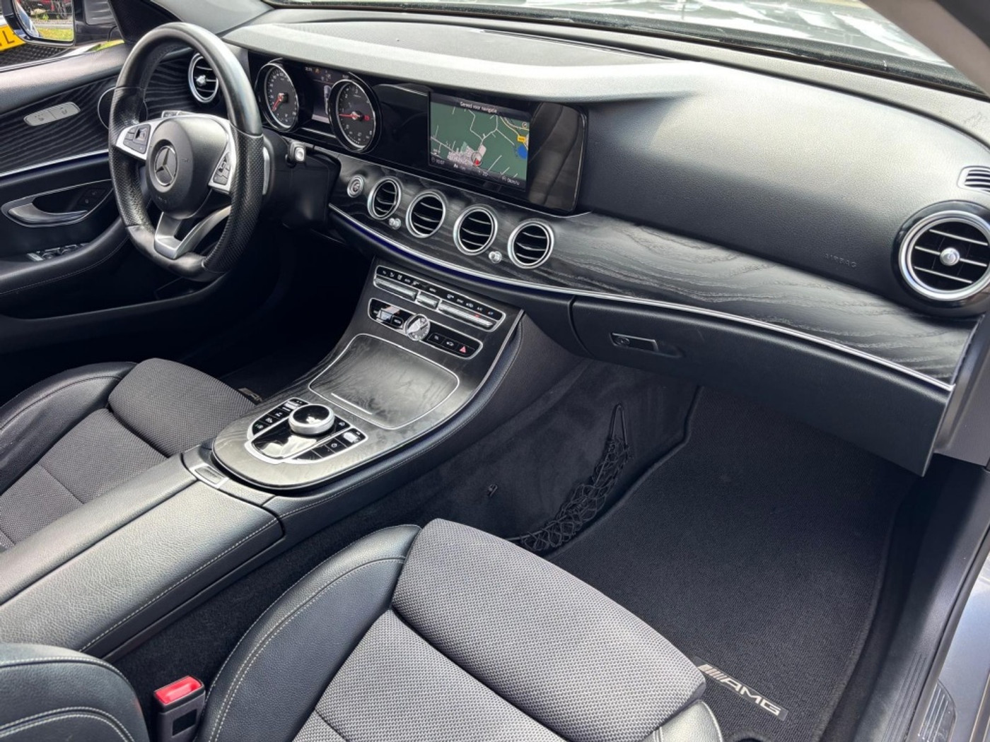 Foto van Mercedes-Benz E 220 D