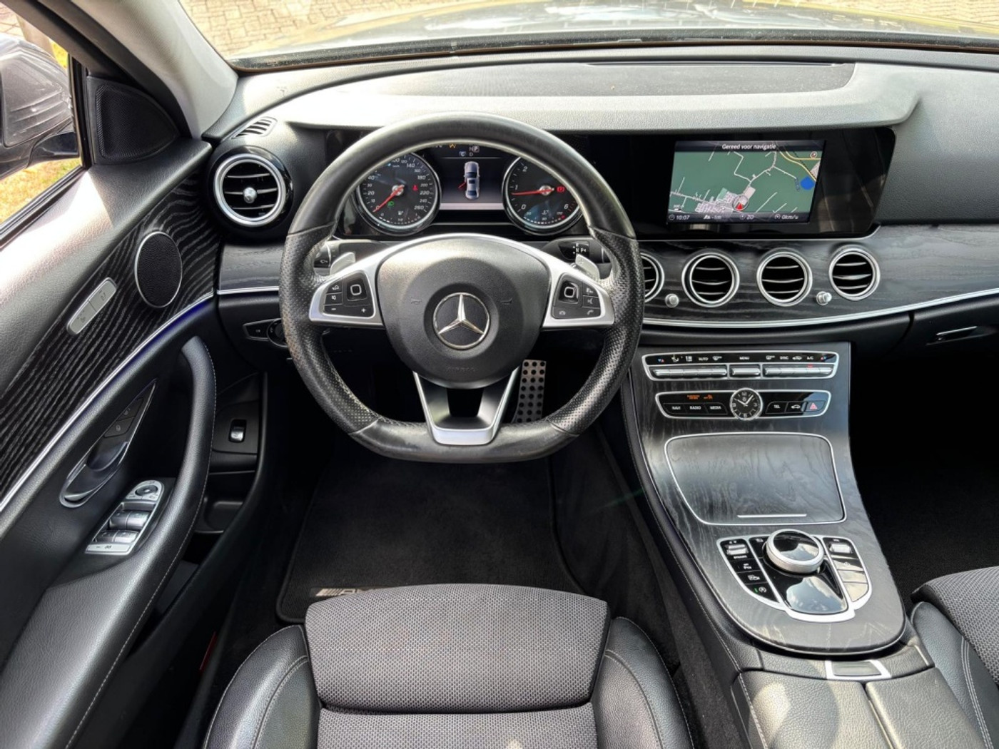 Foto van Mercedes-Benz E 220 D