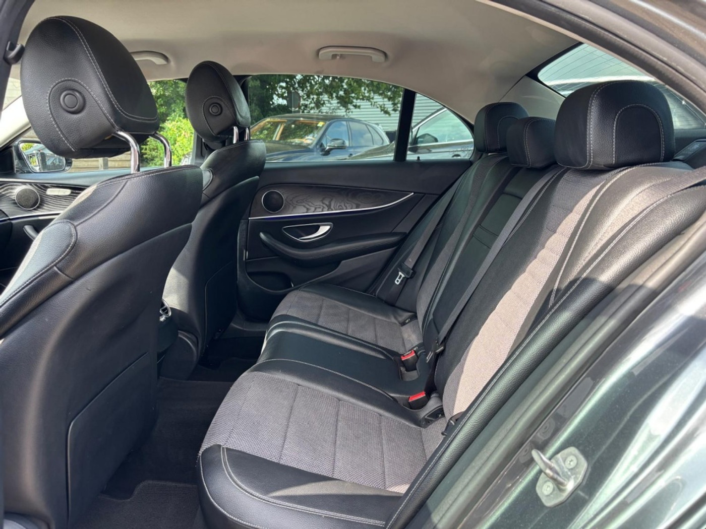 Foto van Mercedes-Benz E 220 D
