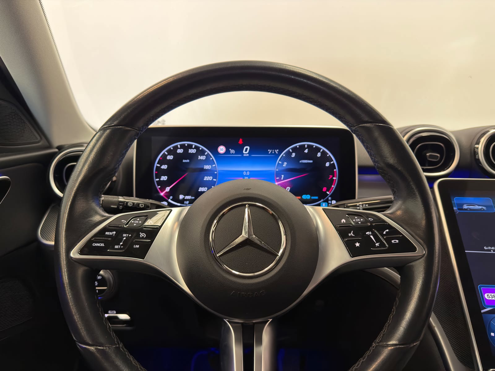 Foto van Mercedes-Benz C 200