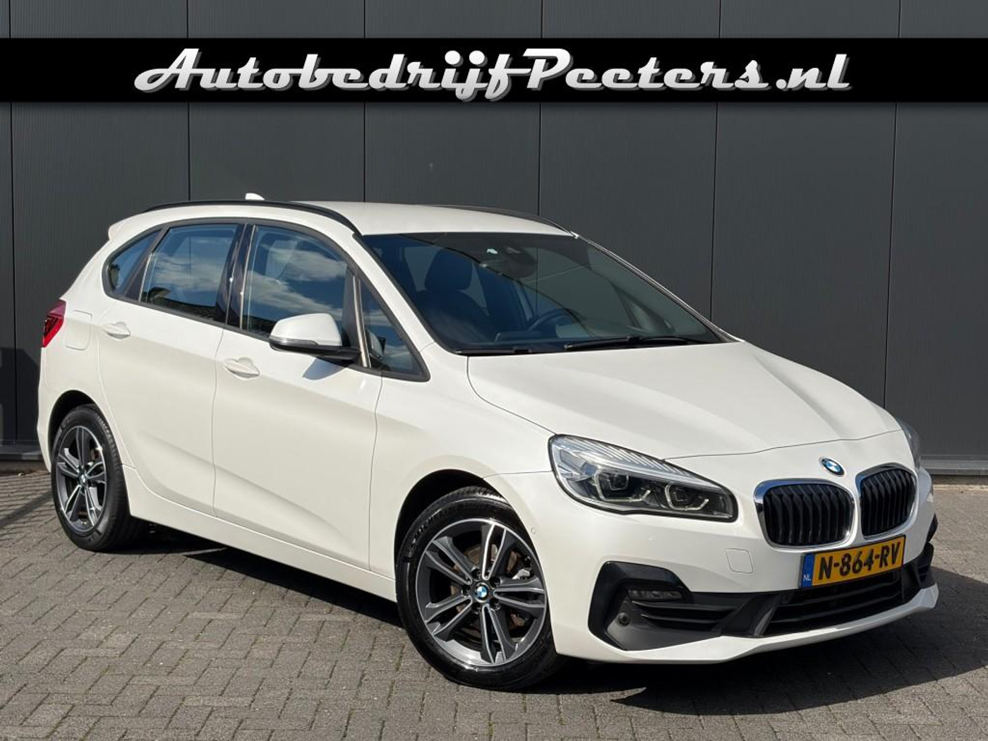 BMW 218i Active Tourer 218i Automaat Leder LED Navi Cruise PDC e.Klep 2019 - voorkant