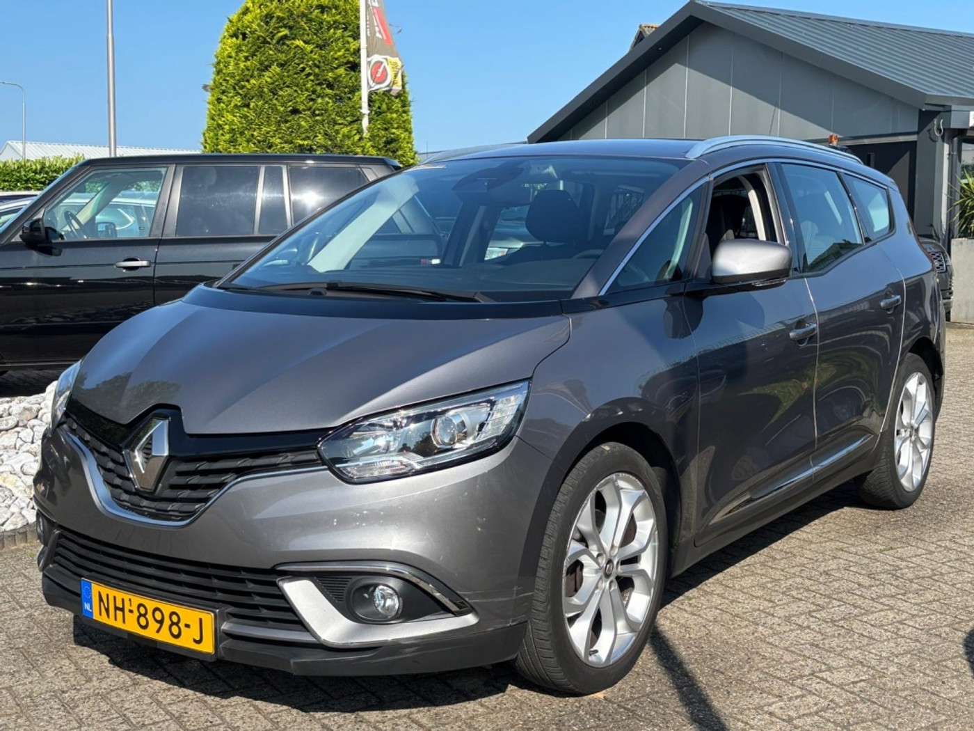 Renault Scenic 1.2 Benzine 7-Persoons 2017 137.000KM 2017 - voorkant