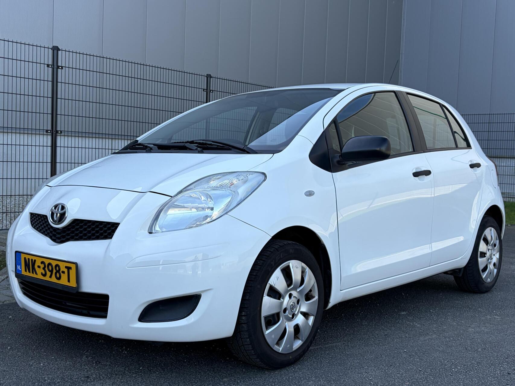 Toyota Toyota Yaris 1.0 VVTi Acces | AIRCO | ONDERHOUDS FACTUREN 2009 - voorkant