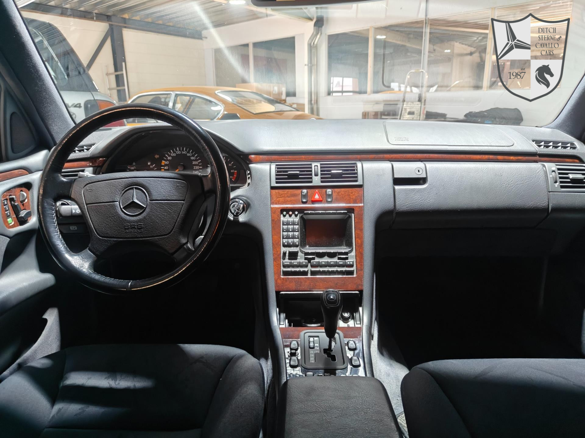 Foto van Mercedes-Benz E 320 4-matic