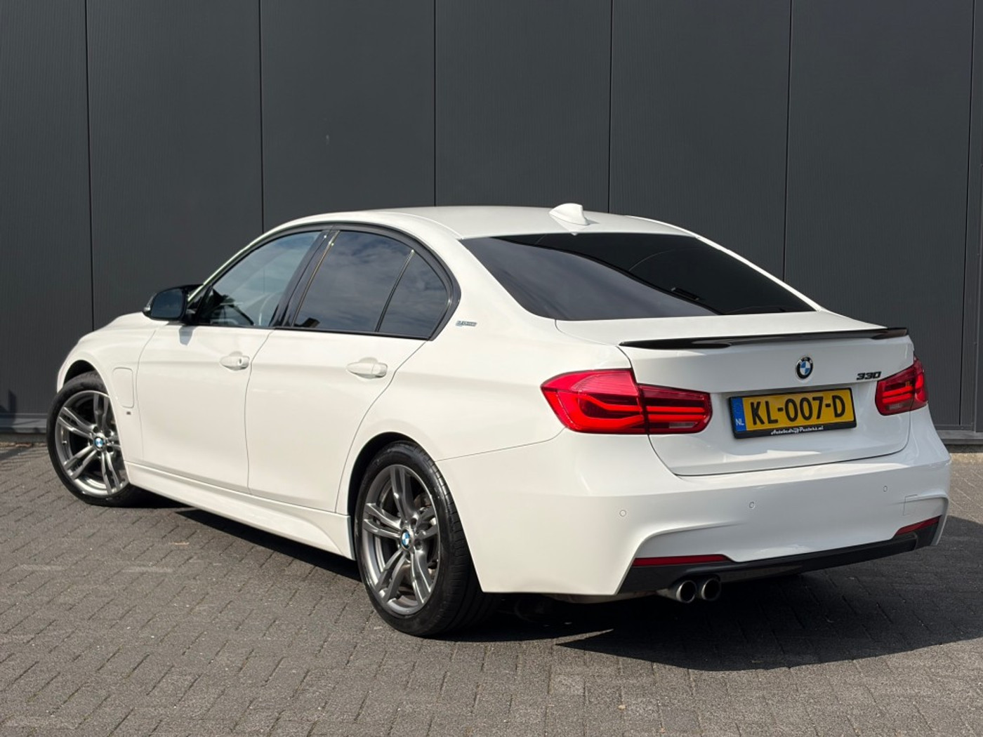 Foto van BMW 330e Iperformance