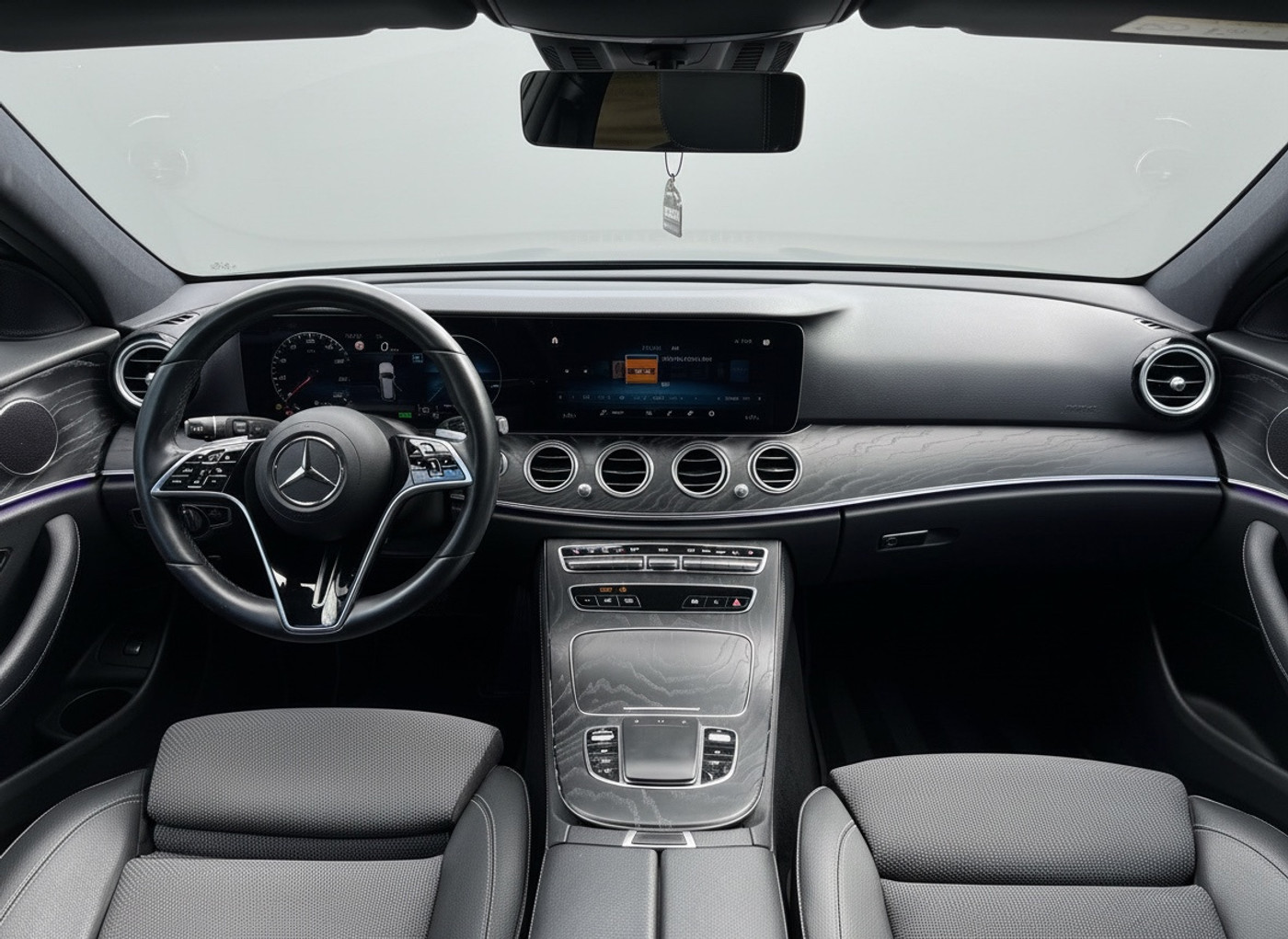 Foto van Mercedes-Benz E 200