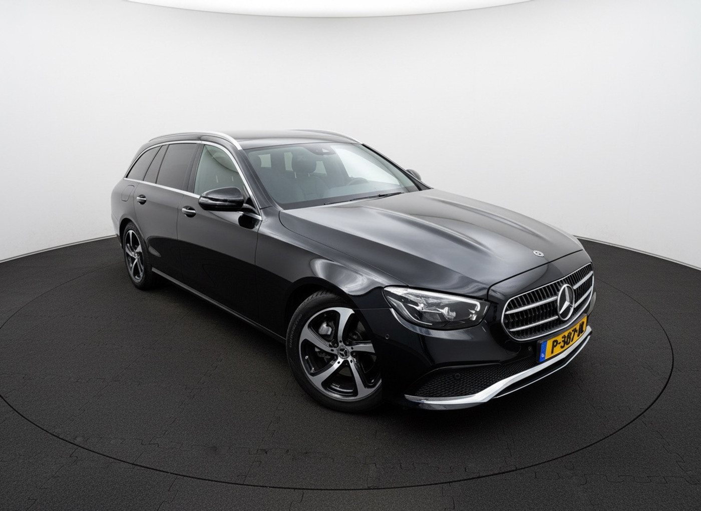 Foto van Mercedes-Benz E 200
