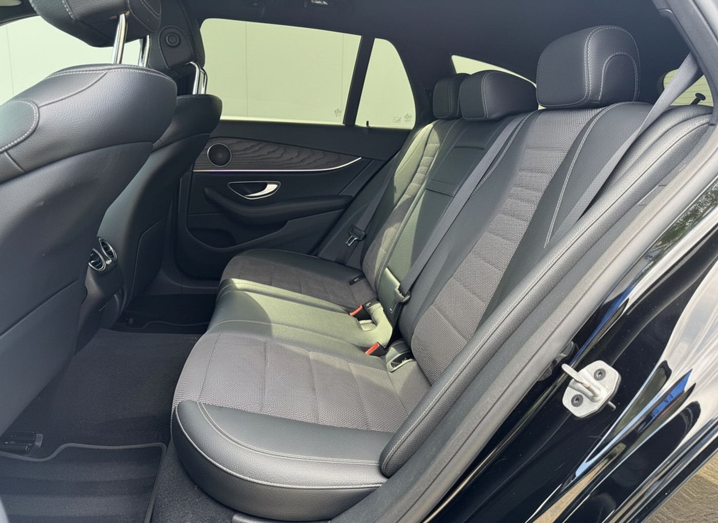 Foto van Mercedes-Benz E 200