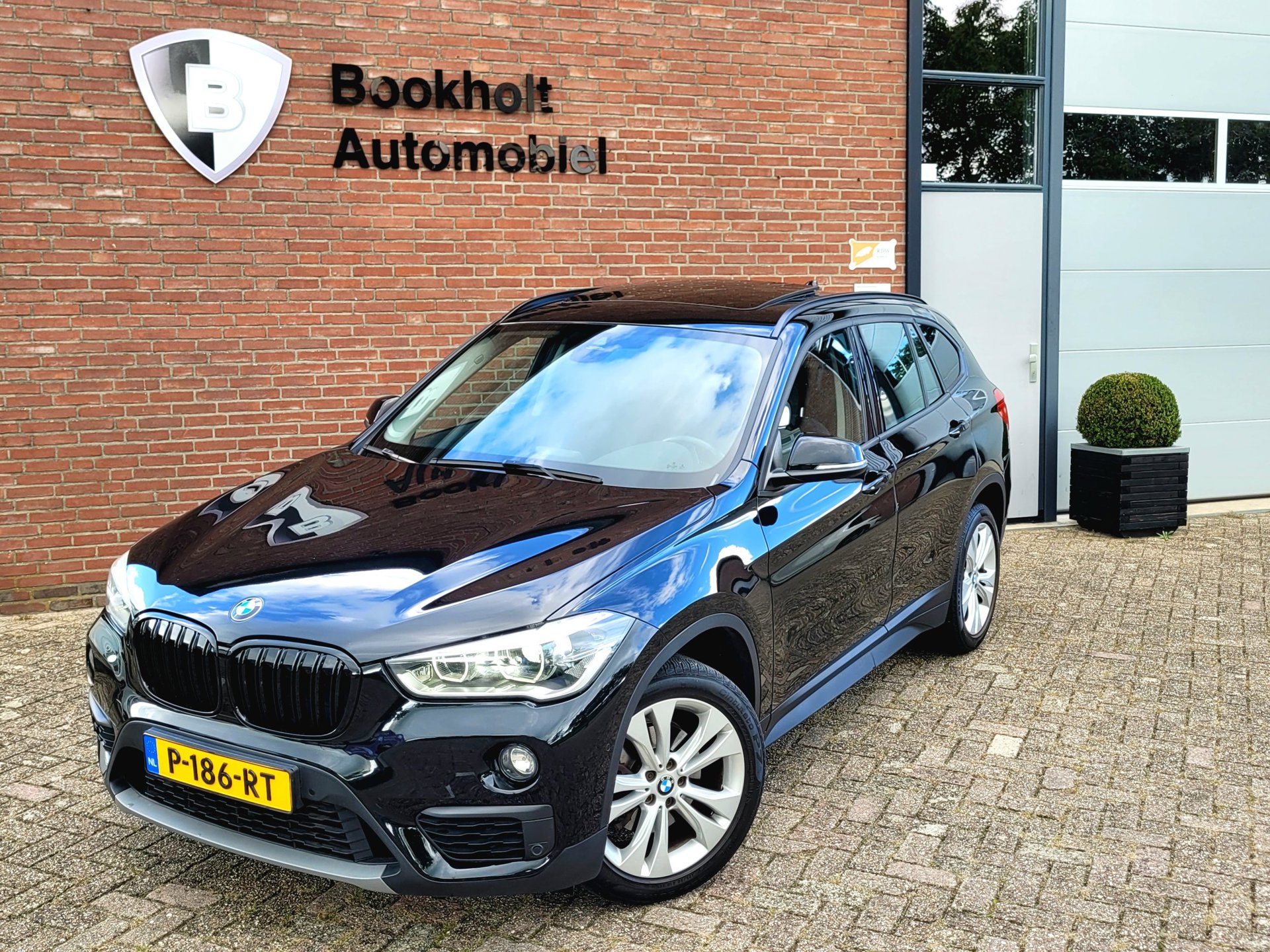 Foto van BMW X1 Sdrive18i