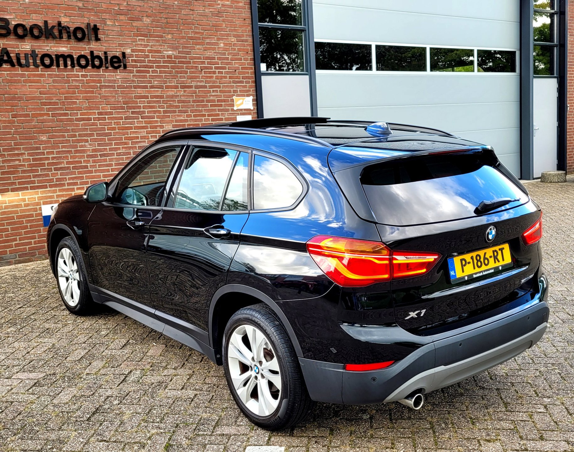 Foto van BMW X1 Sdrive18i