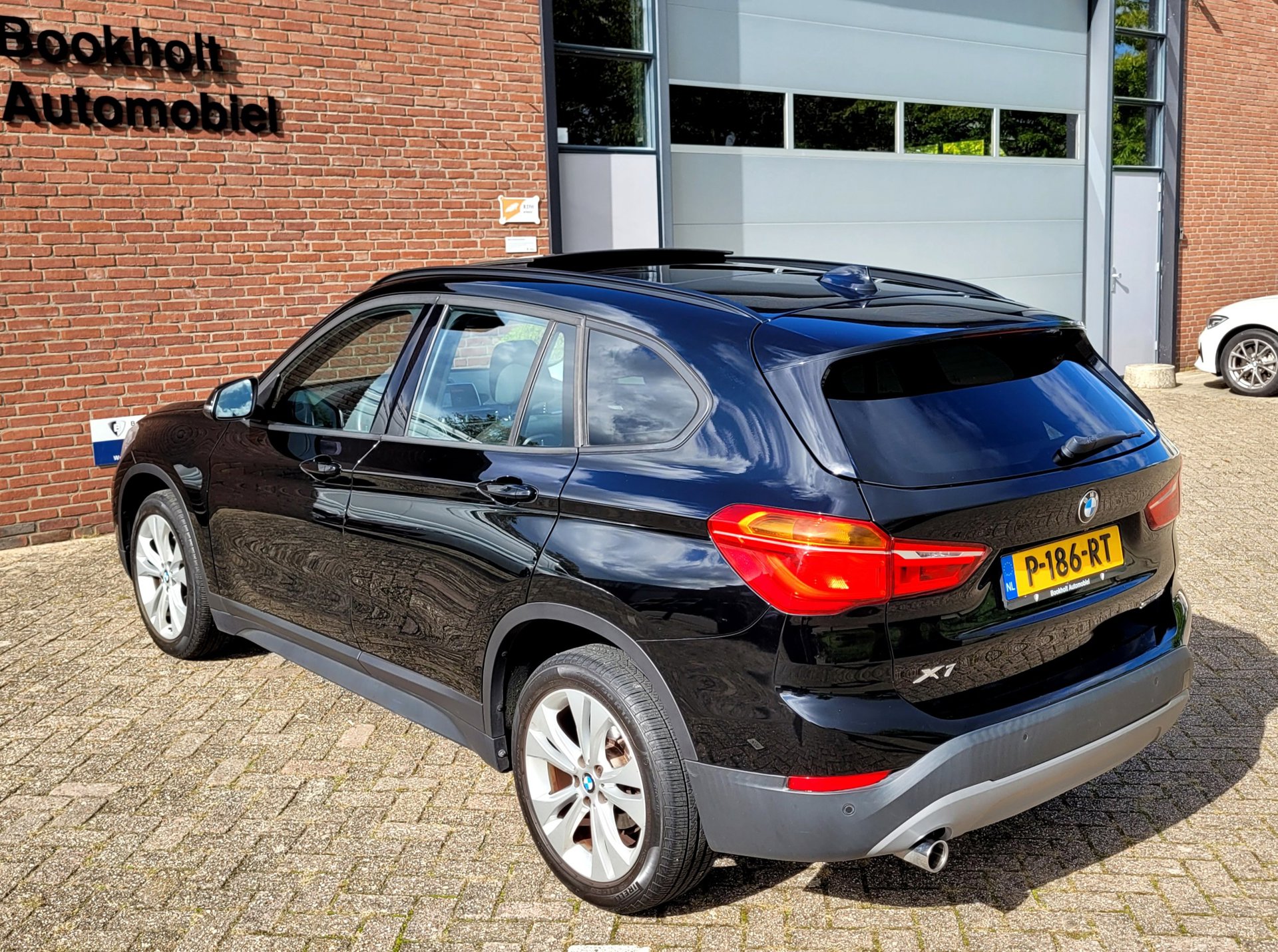 Foto van BMW X1 Sdrive18i
