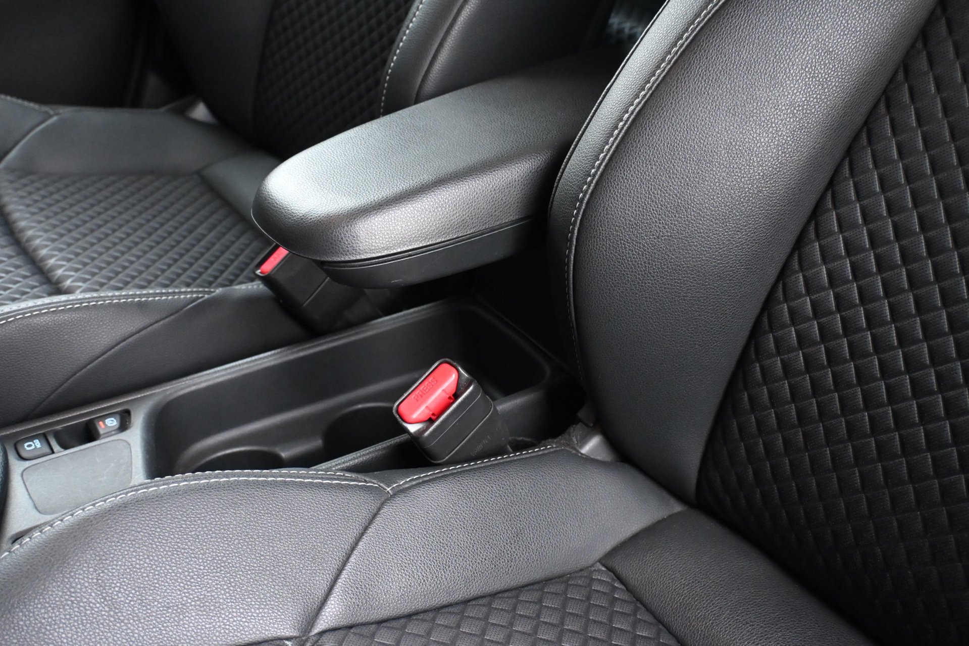 Foto van Mazda Mazda2 Hybrid