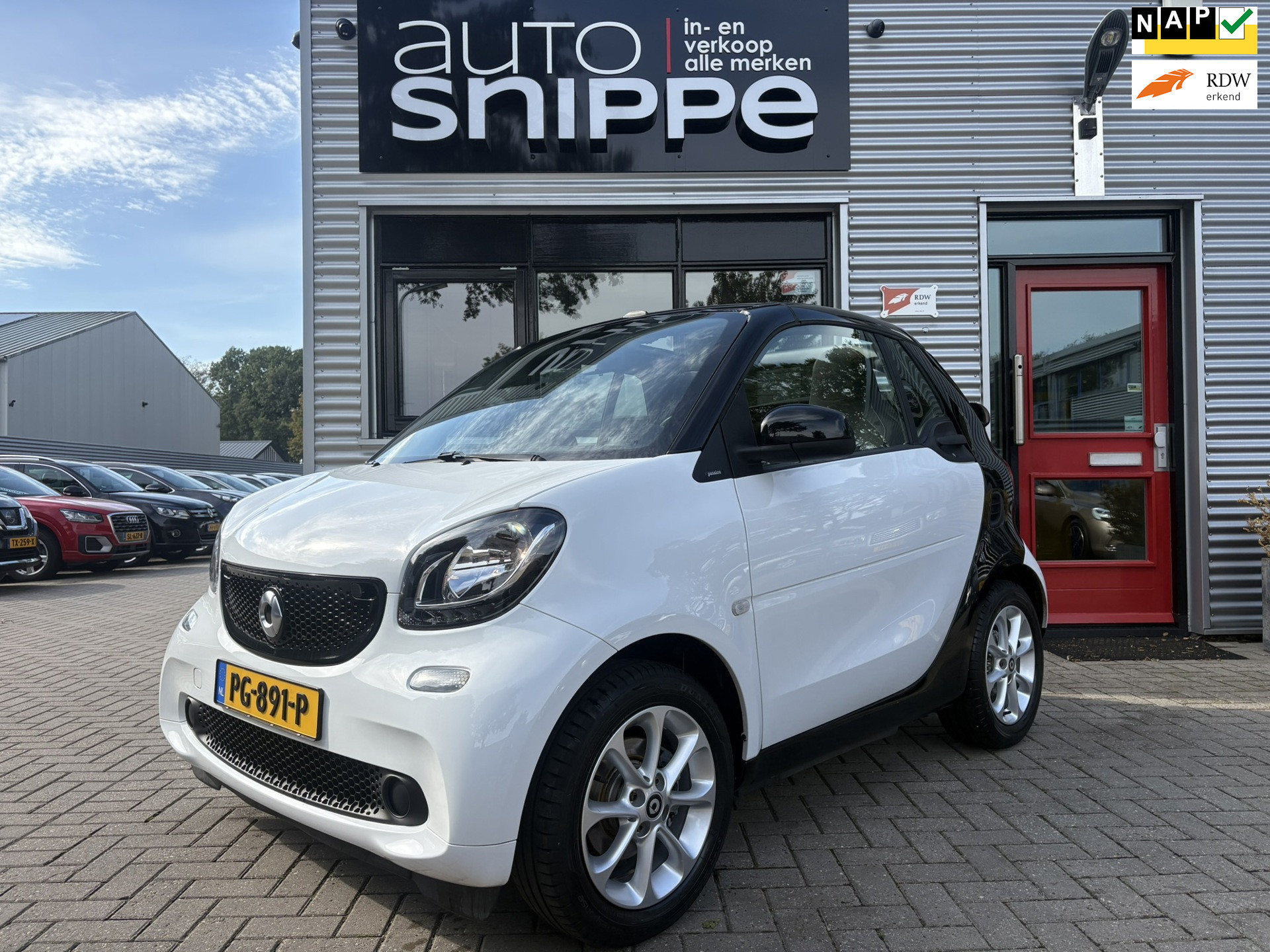 Smart Fortwo Cabrio 1.0 Proxy -CABRIO-AUTOMAAT-ORIGINEEL NEDERLANDS-CLIMA-NAVI-BLUETOOTH-LICHTMETALEN VELGEN-56.805 KM'S! 2017 - voorkant