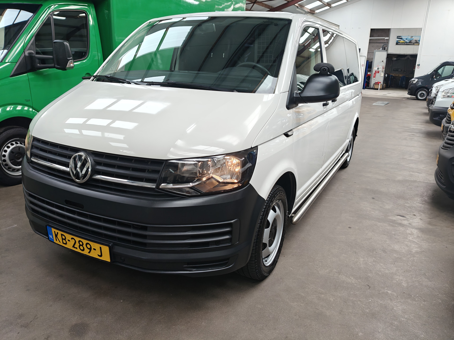 Volkswagen Kombi 2.0 TDI T6 L2H1 PERSONENBUS Euro 6 2016 - voorkant