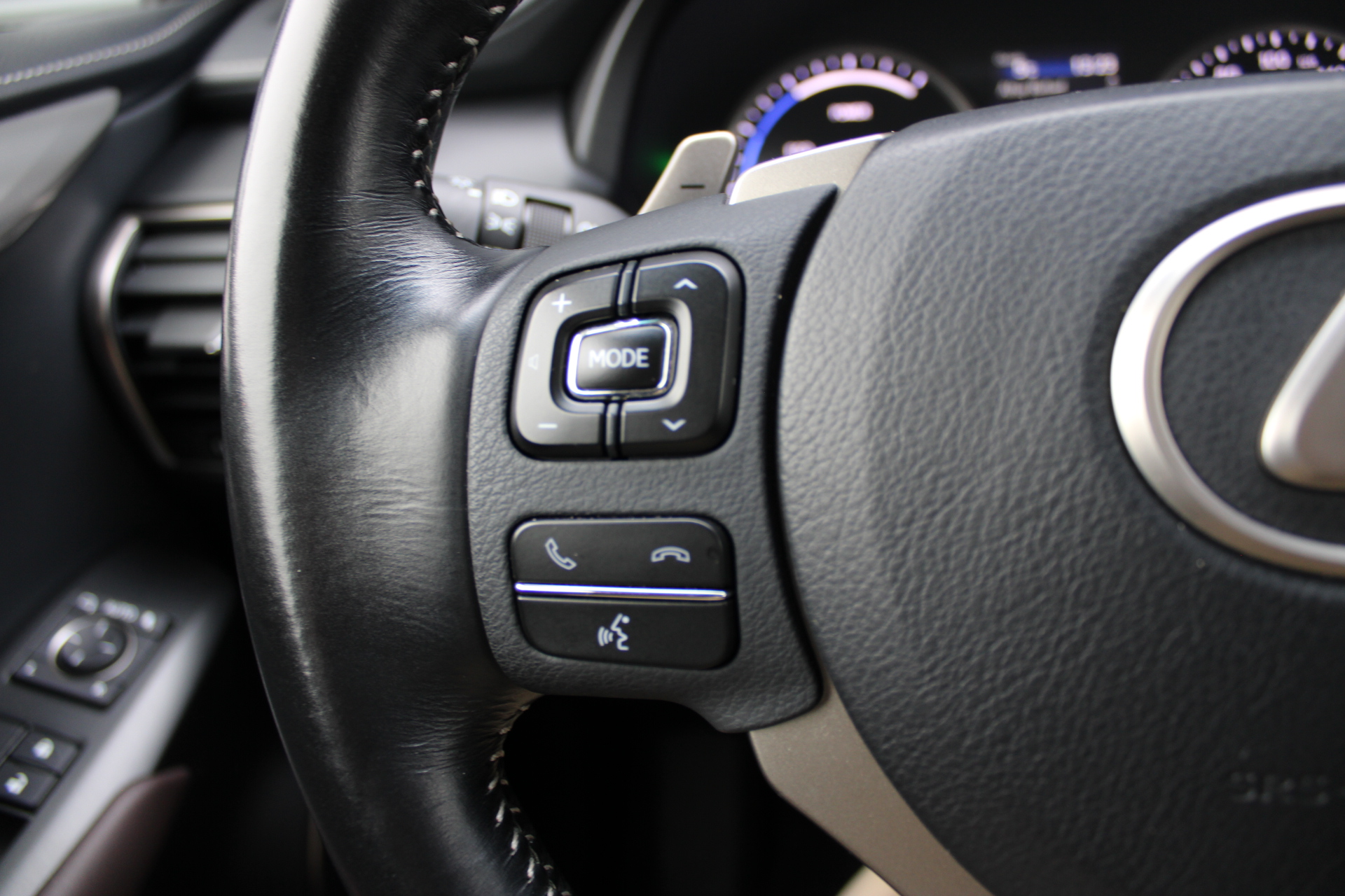 Foto van Lexus Lexus Nx300h