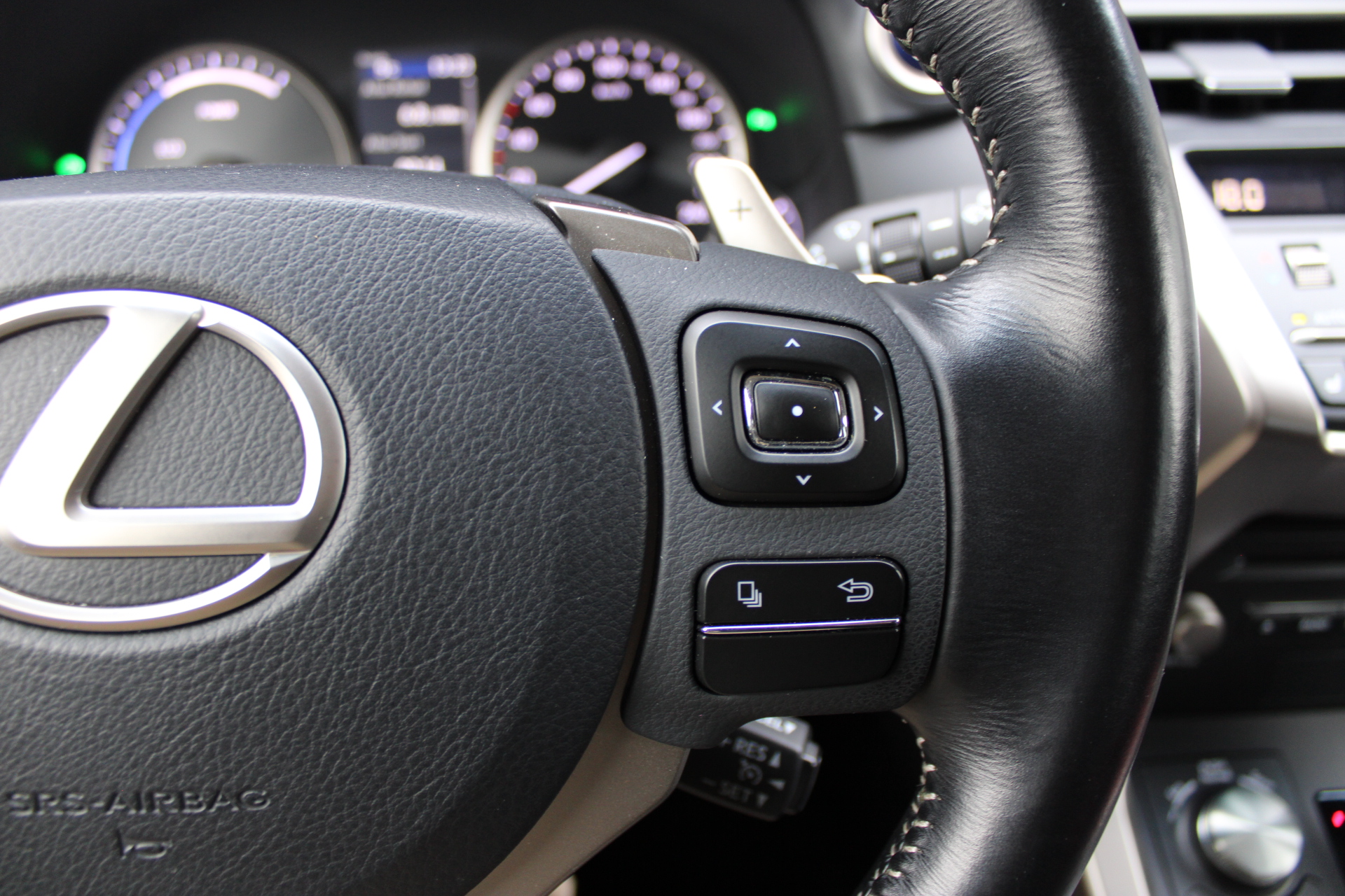 Foto van Lexus Lexus Nx300h