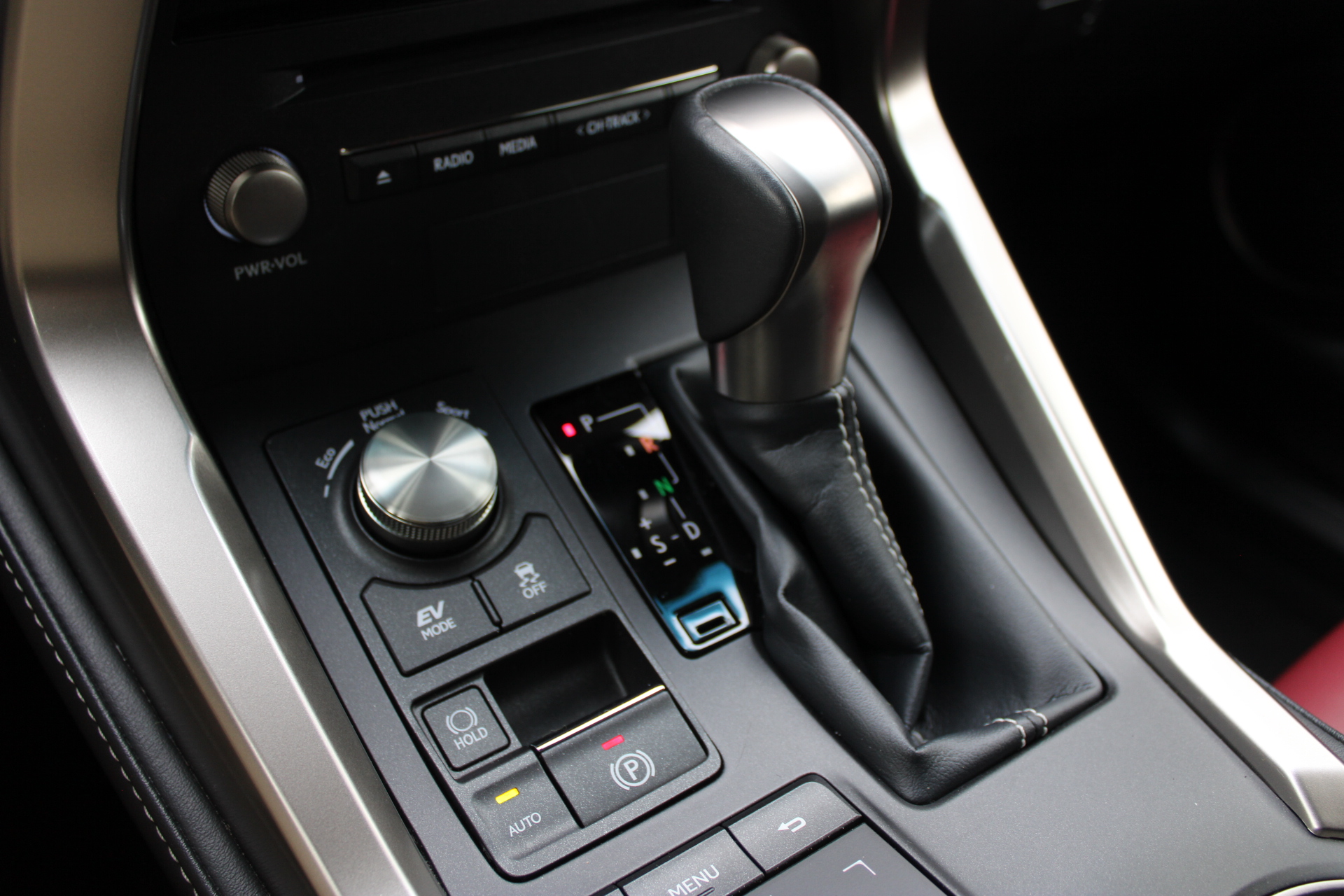Foto van Lexus Lexus Nx300h