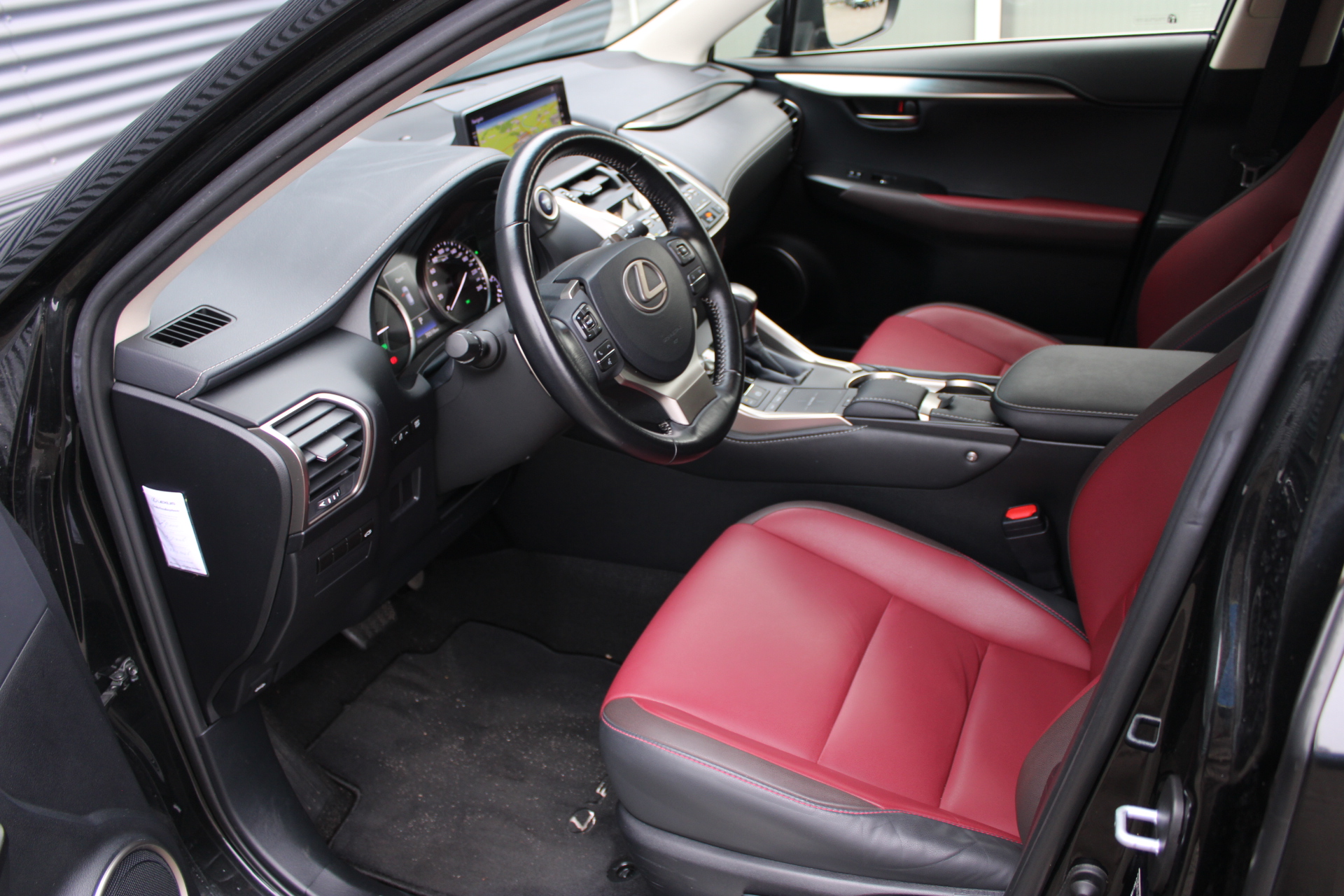Foto van Lexus Lexus Nx300h