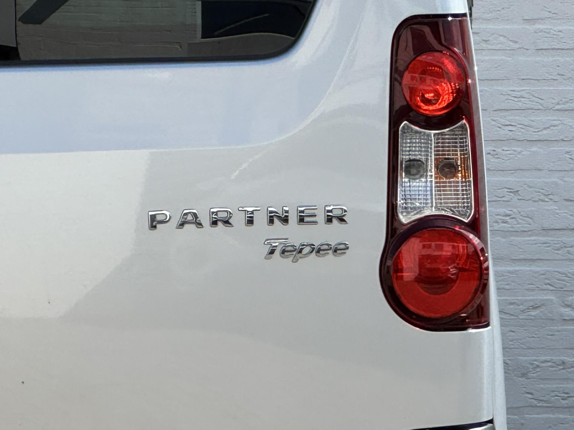 Foto van Peugeot Partner Tepee