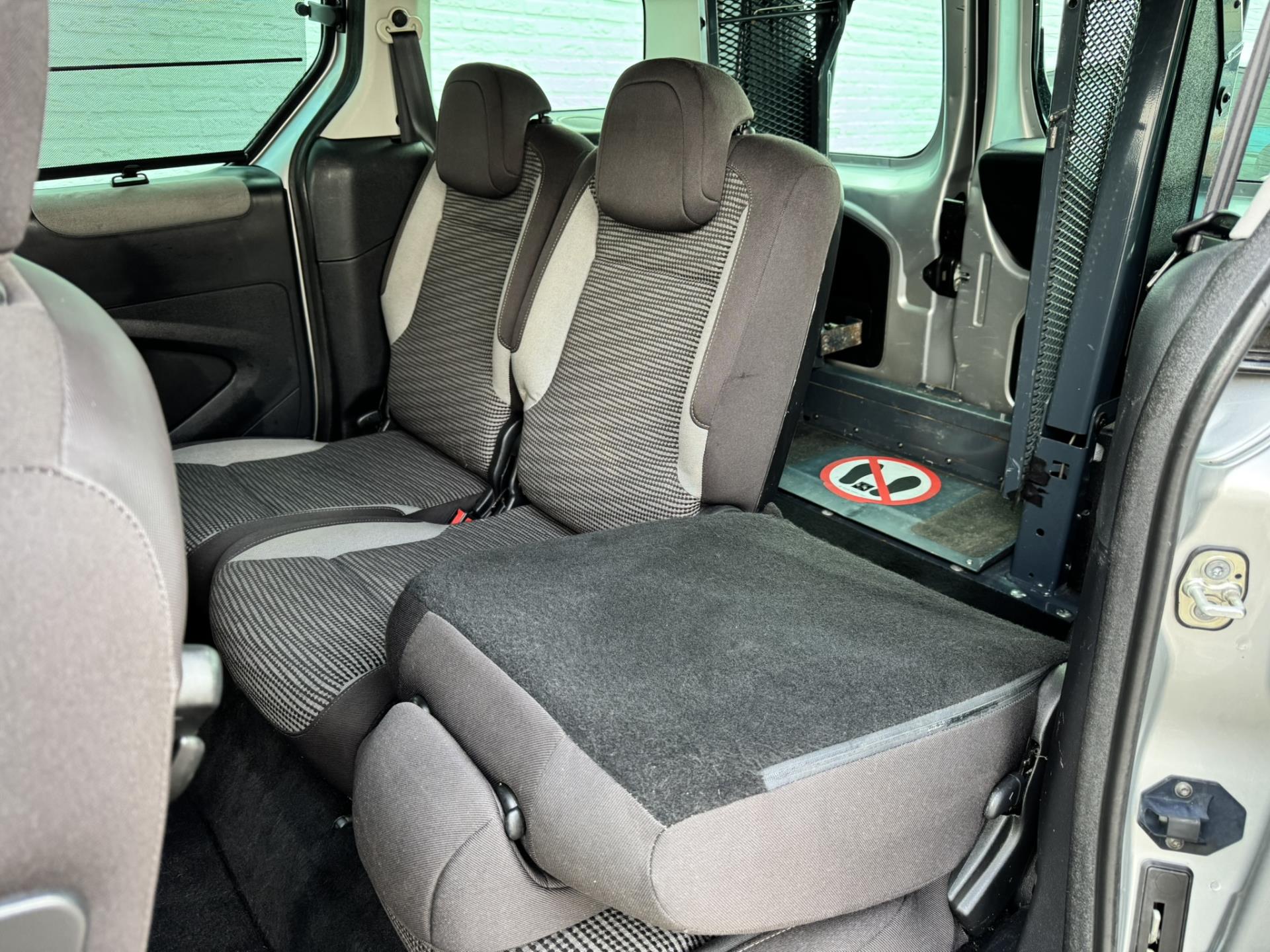 Foto van Peugeot Partner Tepee