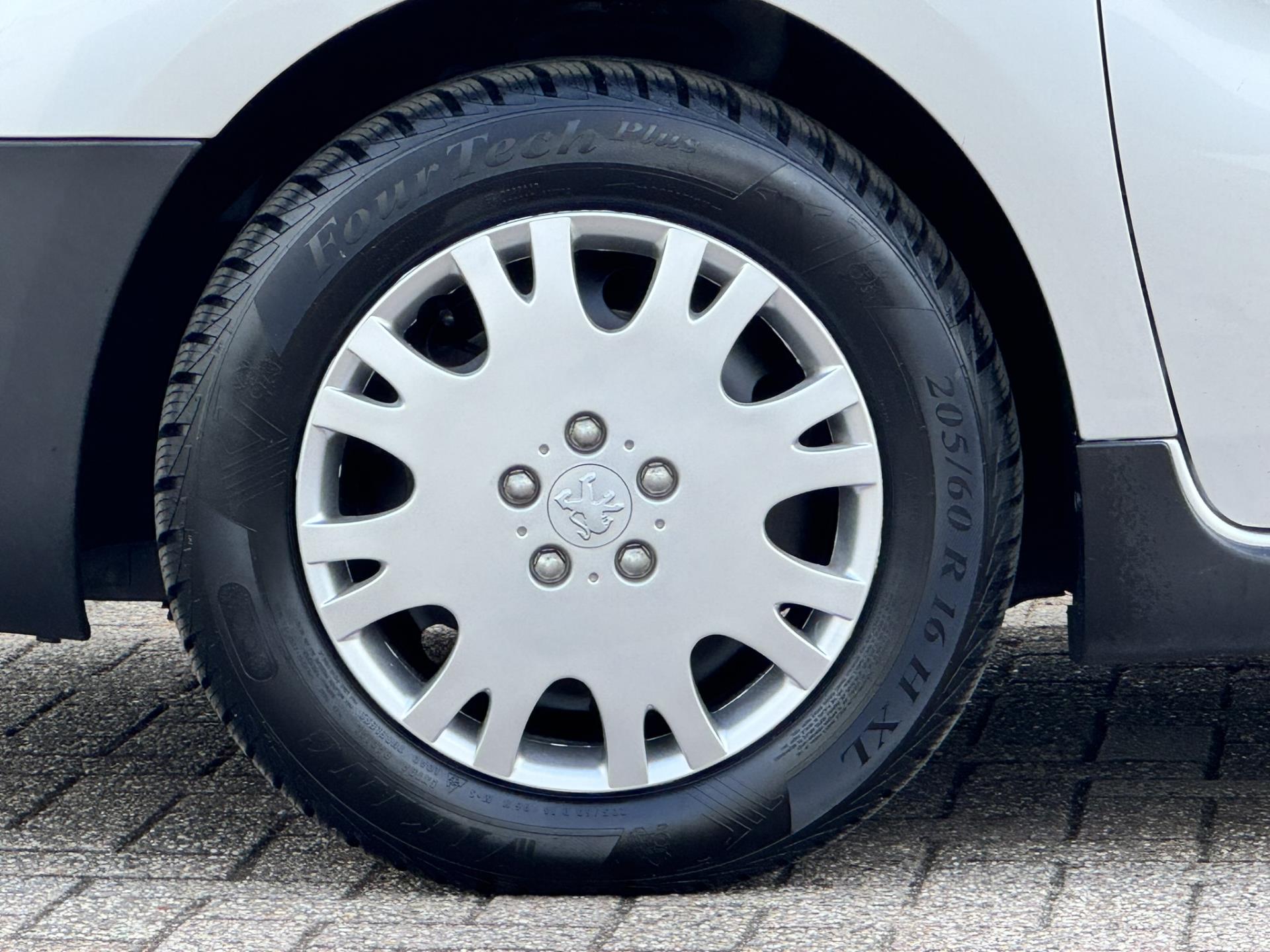 Foto van Peugeot Partner Tepee