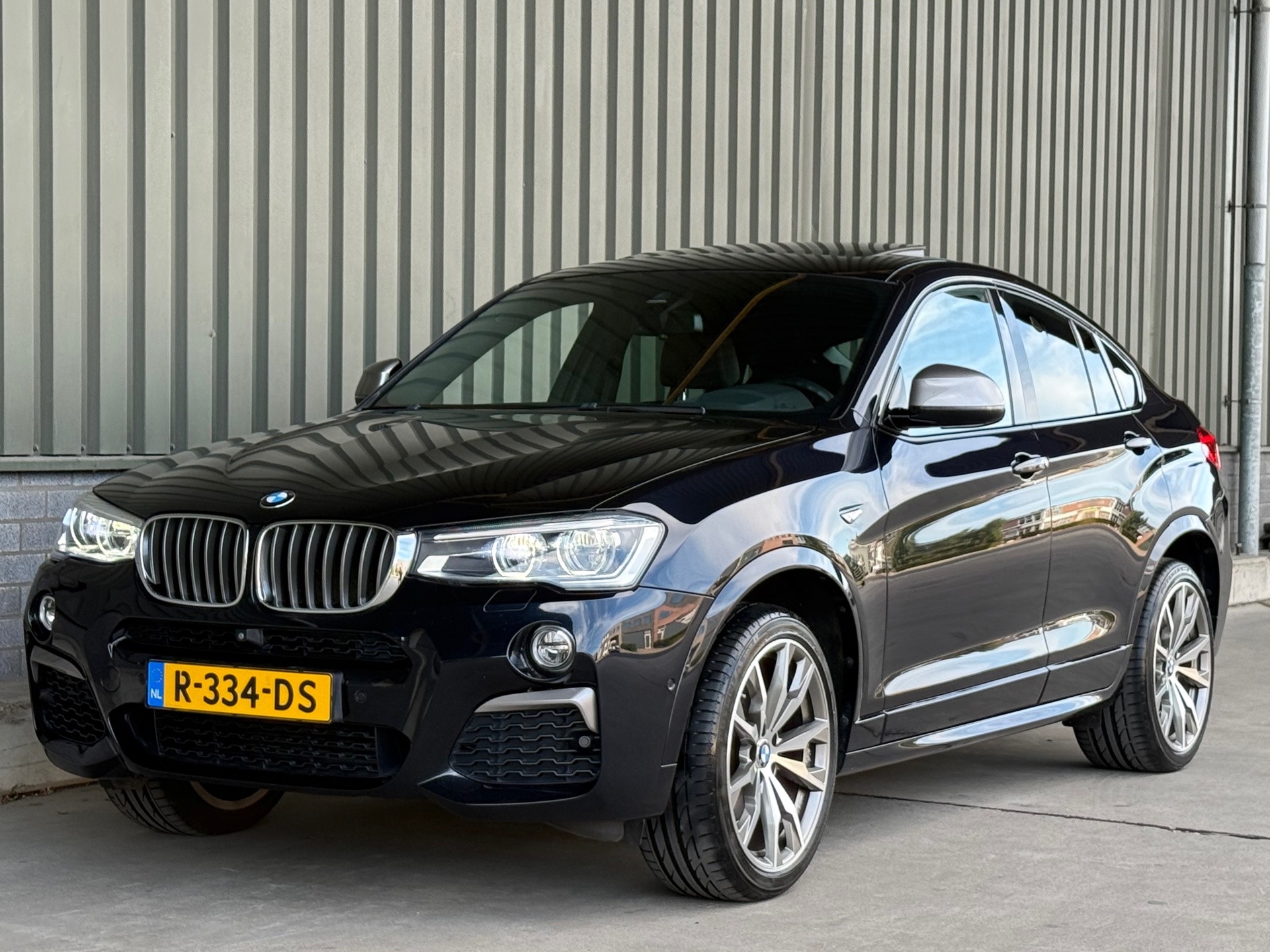 Foto van BMW X4 M40i