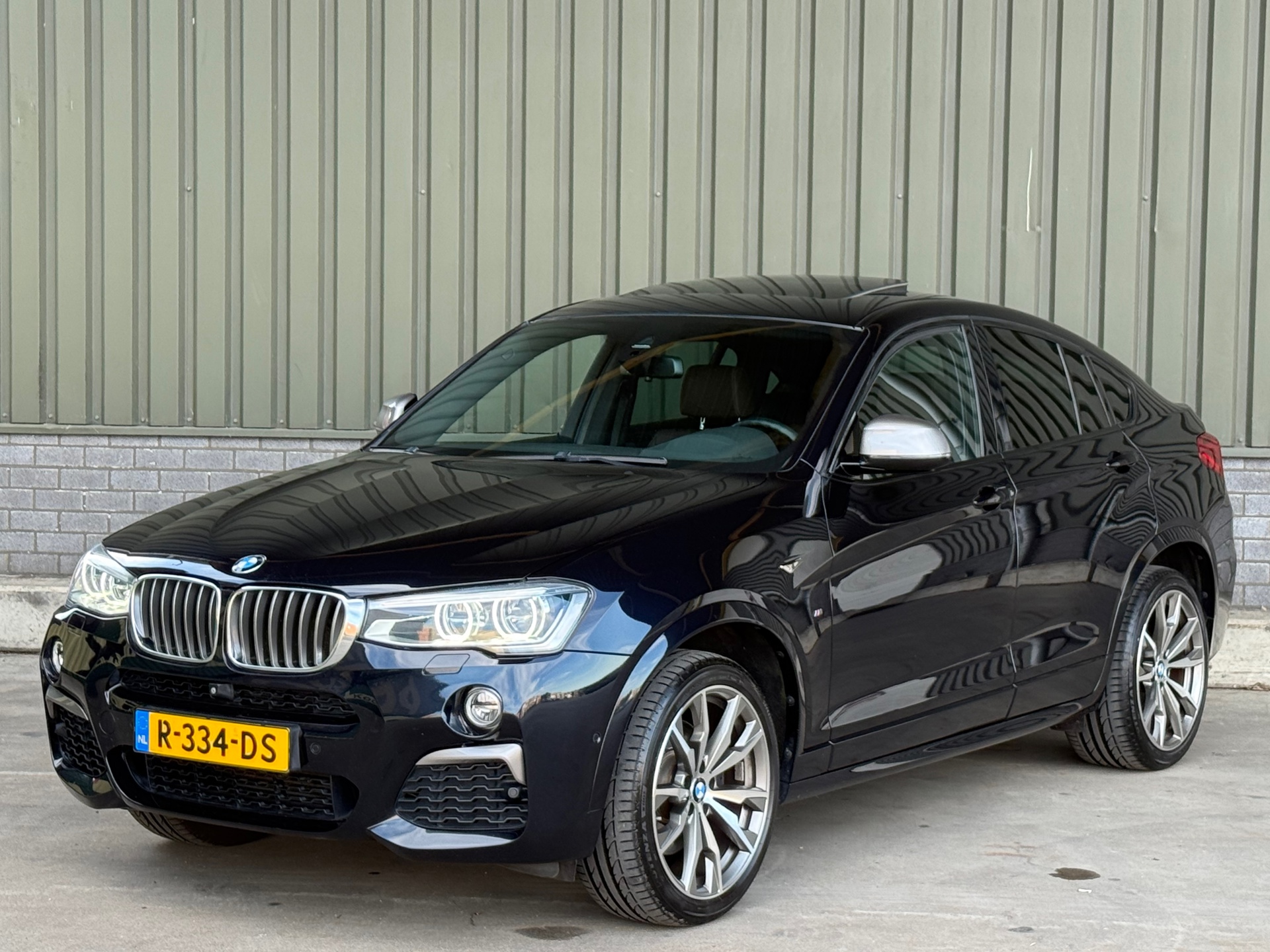 Foto van BMW X4 M40i