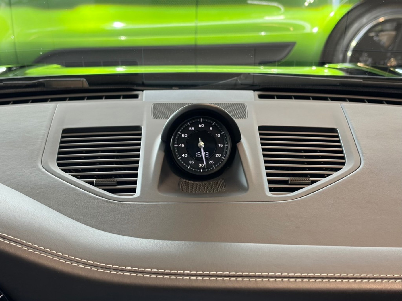 Foto van Porsche 911 Carrera