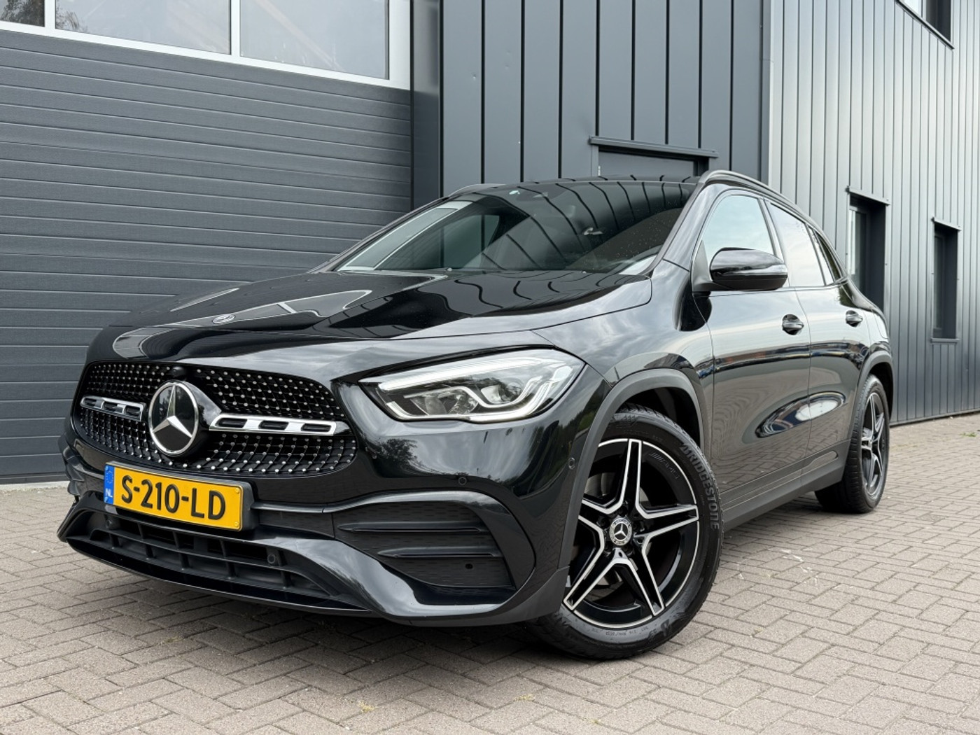 Mercedes-Benz Gla 200 200 AMG Line Pano*Camera Nieuwstaat ✅ 2022 - voorkant