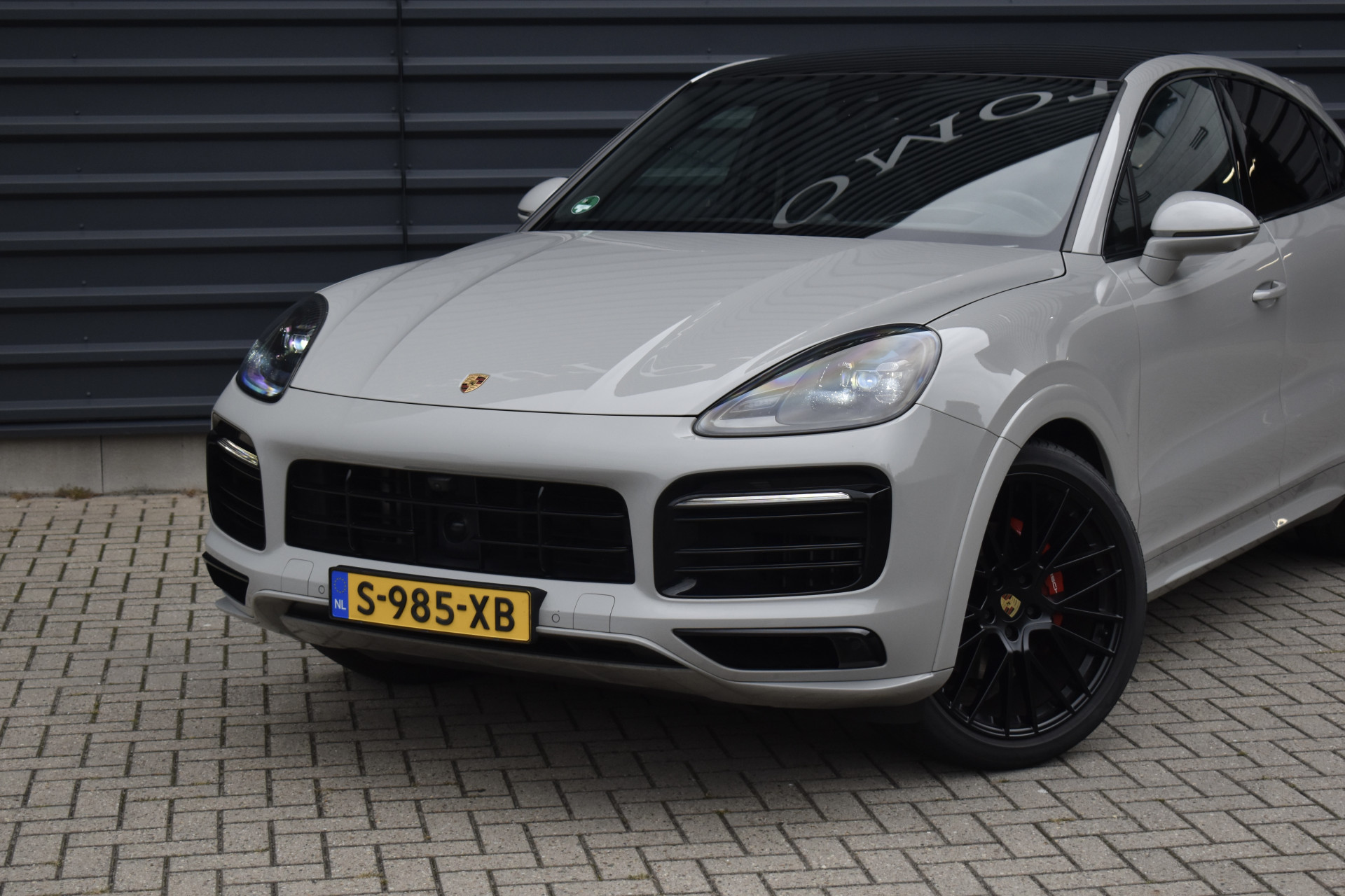 Foto van Porsche Cayenne E-hybrid