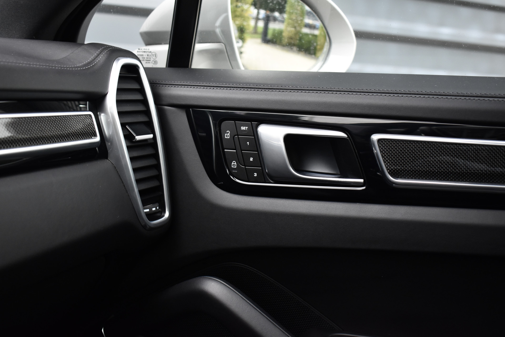 Foto van Porsche Cayenne E-hybrid