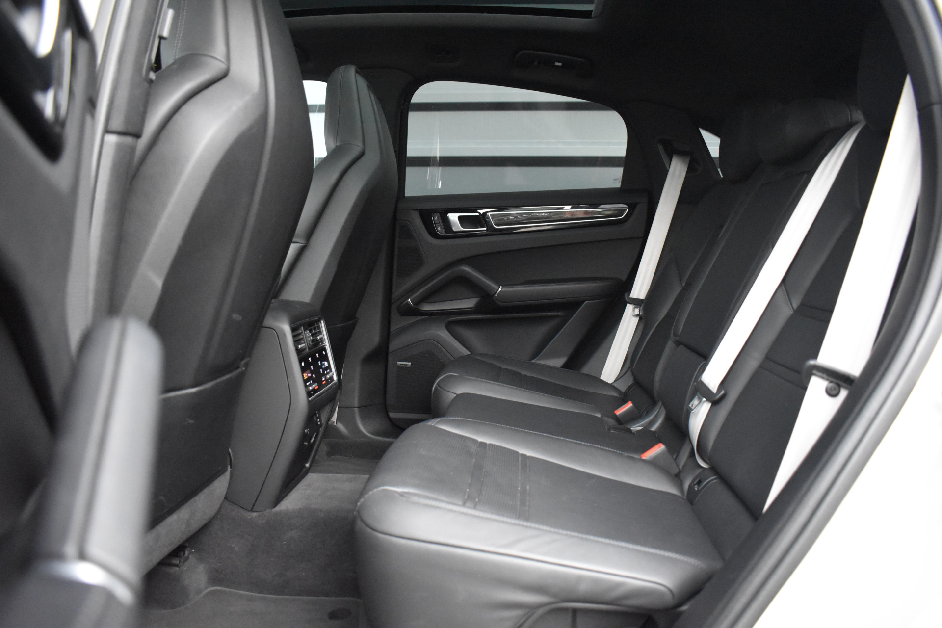 Foto van Porsche Cayenne E-hybrid