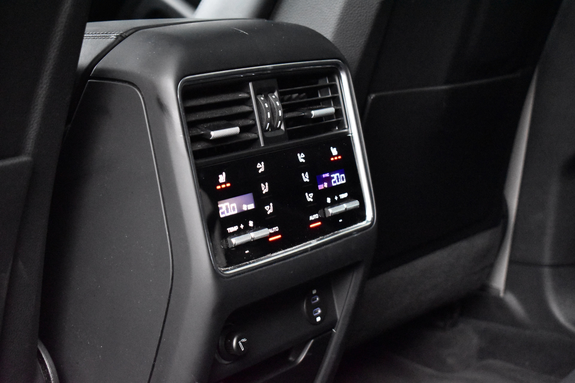 Foto van Porsche Cayenne E-hybrid
