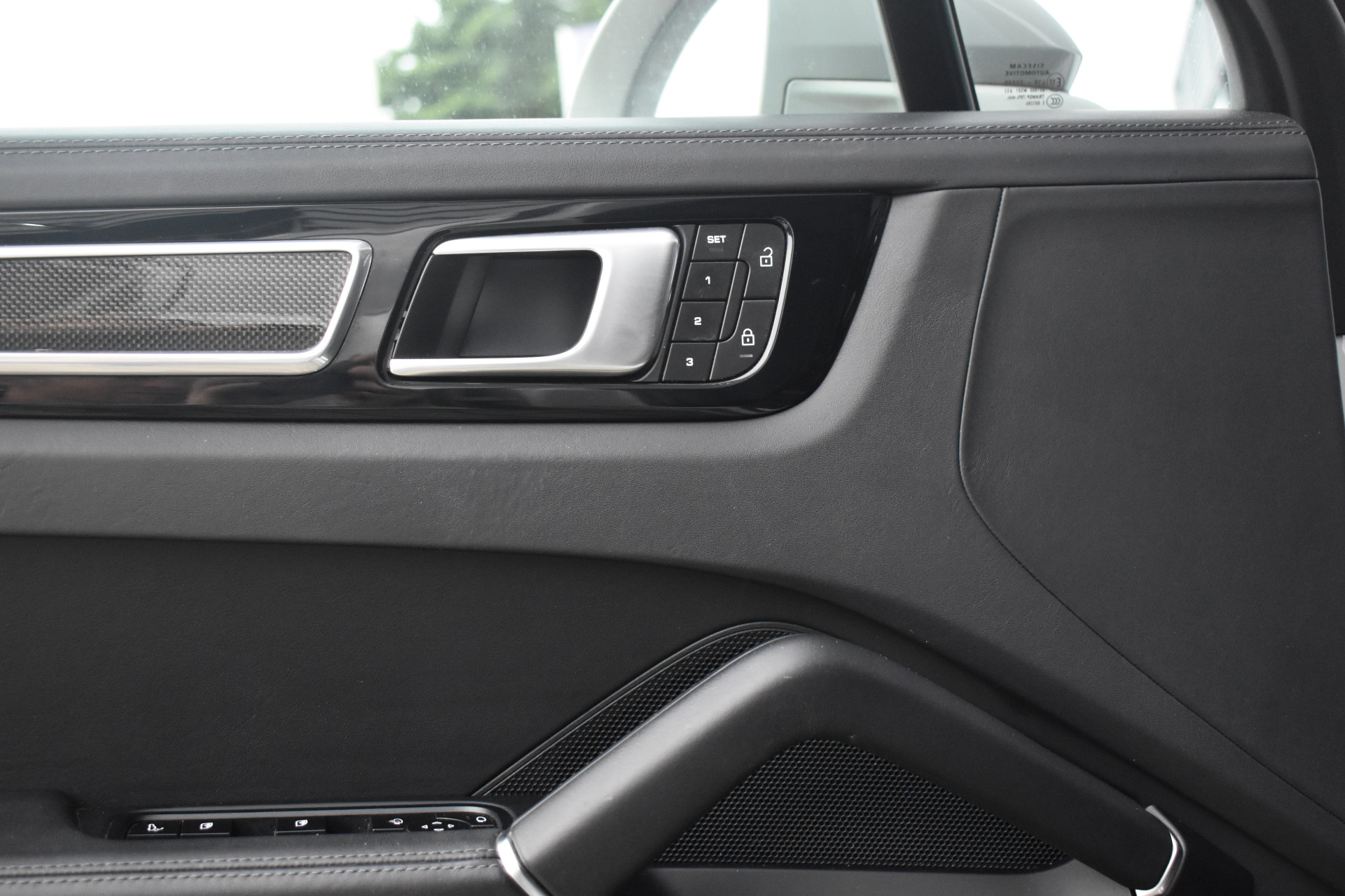 Foto van Porsche Cayenne E-hybrid