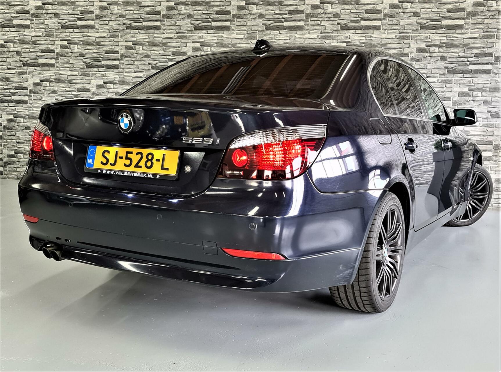 BMW 5-serie 523i Business Line *Xenon*Climate*APK nieuw! NAP 2007 - voorkant