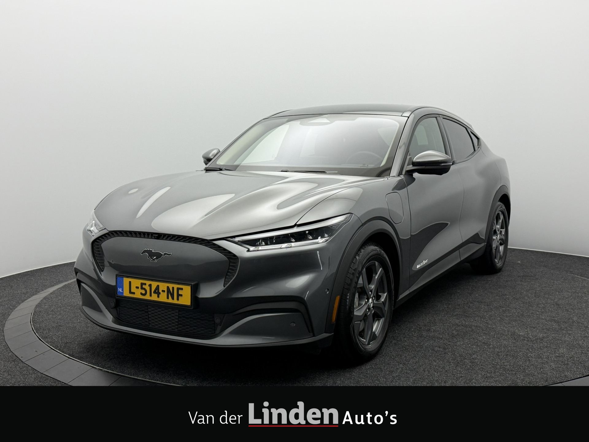 Ford Mustang Mach-e RWD 75 kWh SOH 92,2% | Panoramadak | 360° Camera | Bang & Olufsen | Leer | Technology Pack Plus 2021 - voorkant