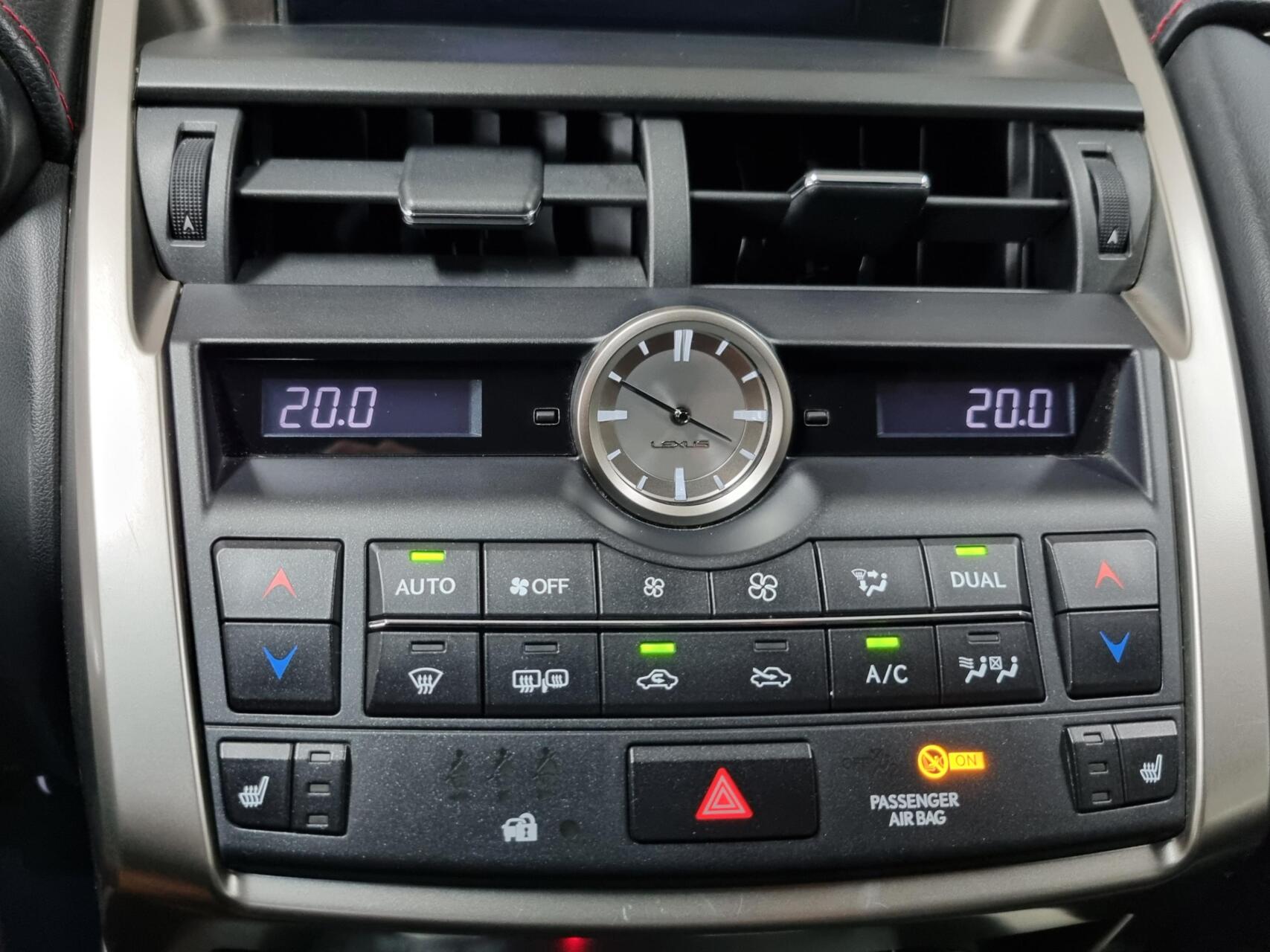 Foto van Lexus Lexus Nx300h