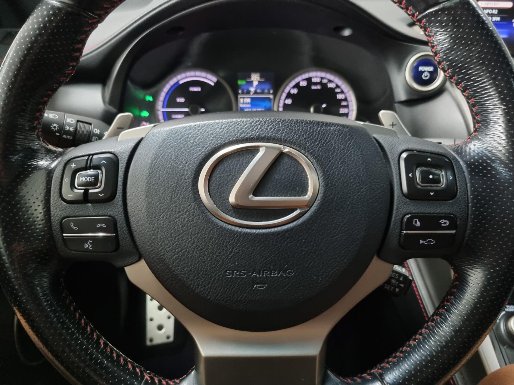 Foto van Lexus Lexus Nx300h