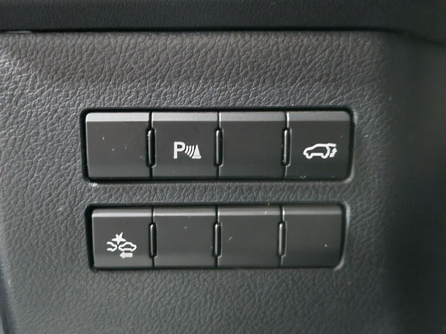 Foto van Lexus Lexus Nx300h