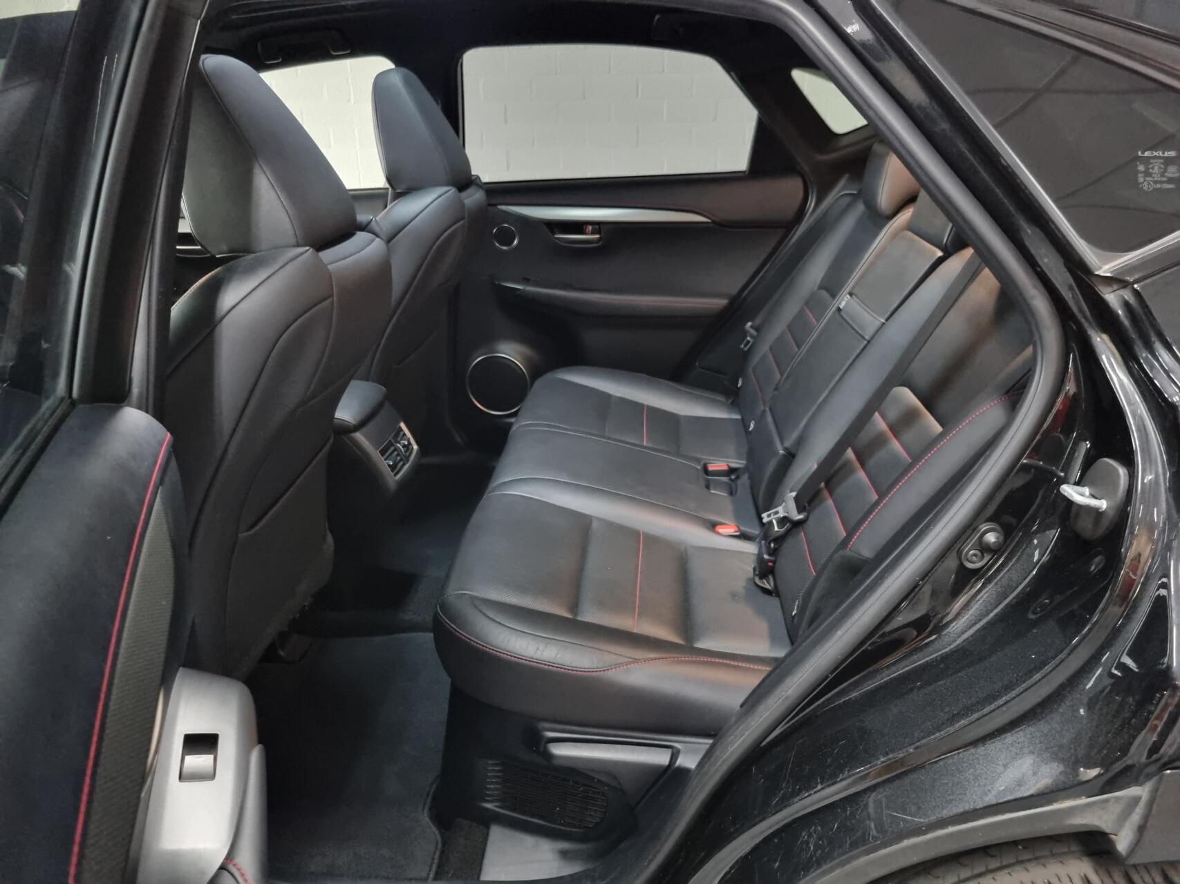 Foto van Lexus Lexus Nx300h