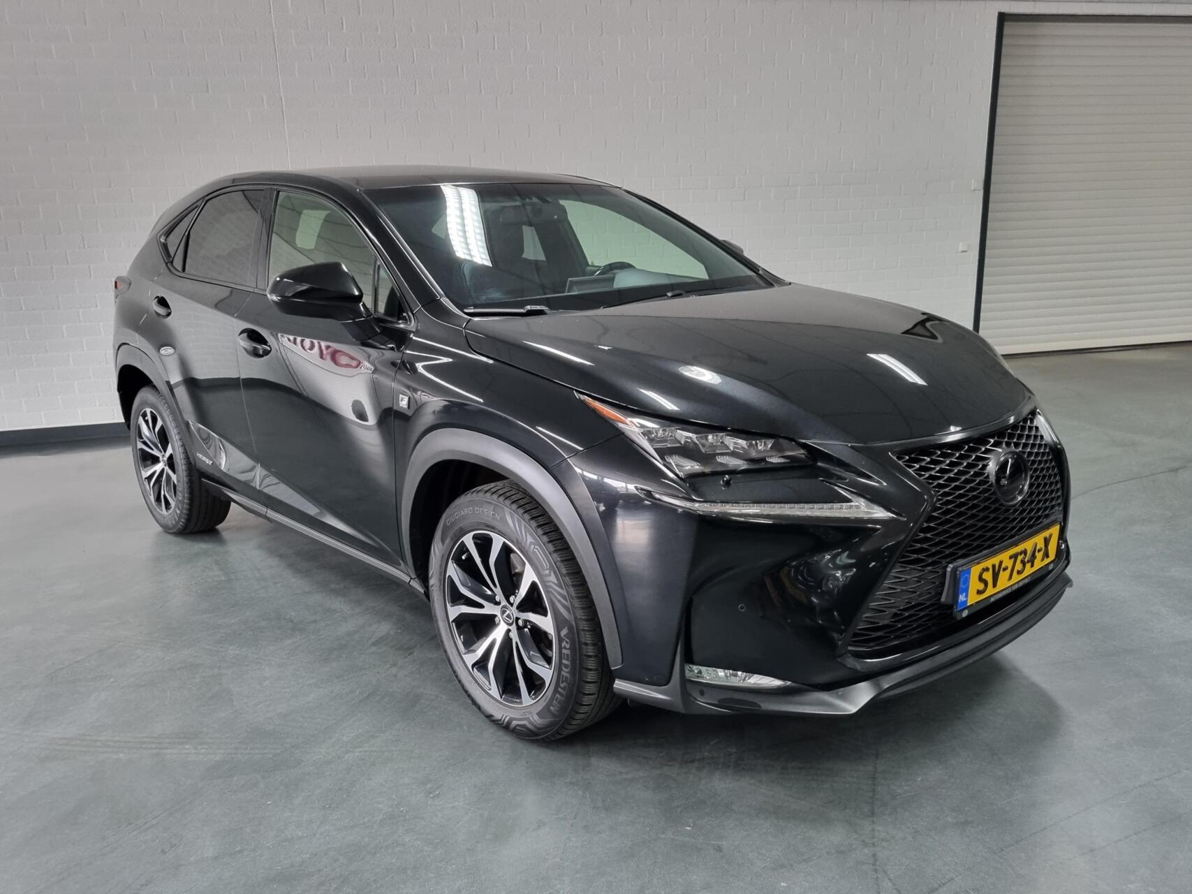 Foto van Lexus Lexus Nx300h