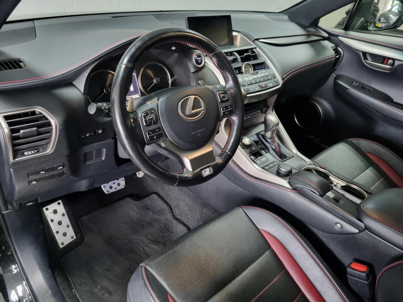 Foto van Lexus Lexus Nx300h
