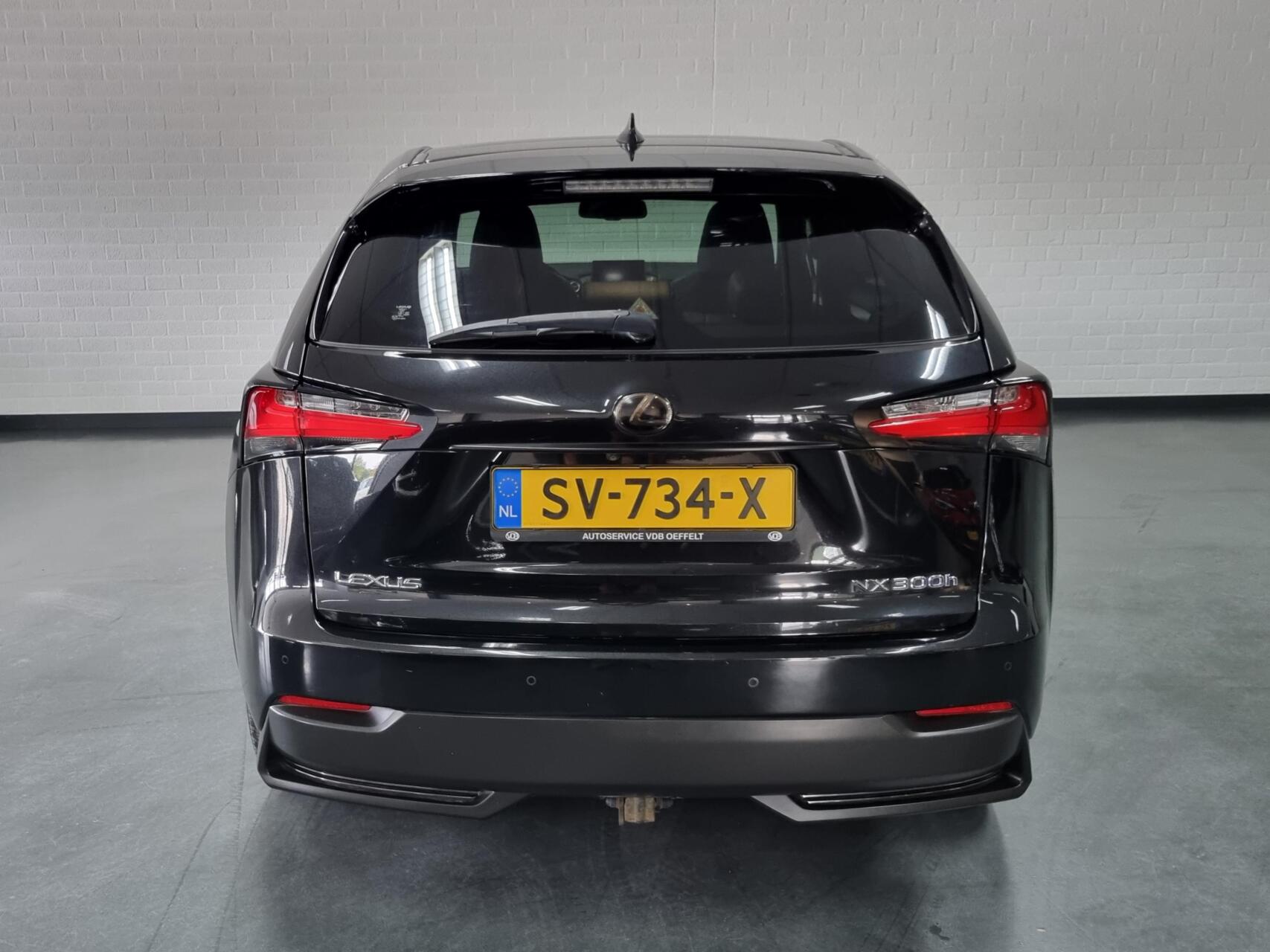 Foto van Lexus Lexus Nx300h