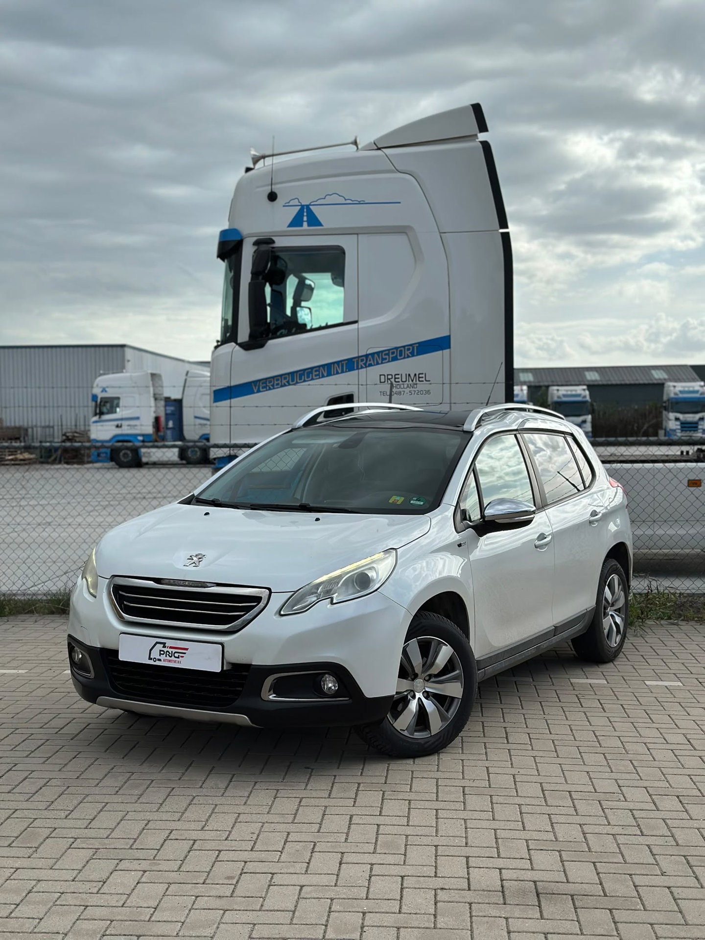 Peugeot 2008 1.2 PureTech Style PANO - NWE APK - AIRCO 2014 - voorkant