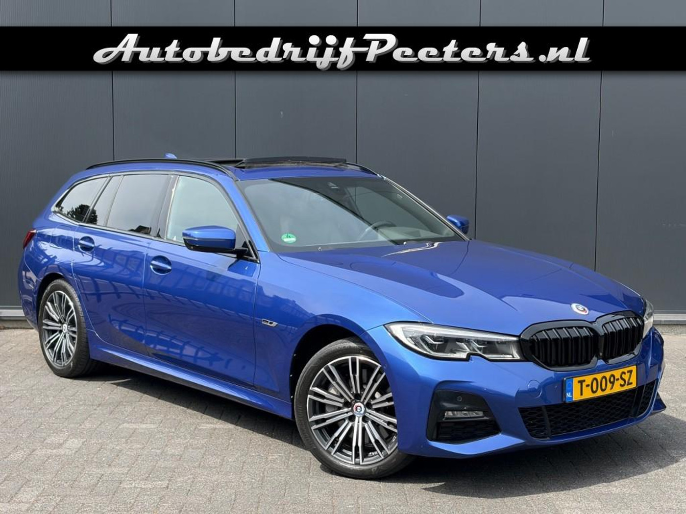 BMW 330e xDrive Touring 330e xDrive M Sport 50 Jahre Pano Laserlicht HUD Memory e.Trekhaak 2022 - voorkant