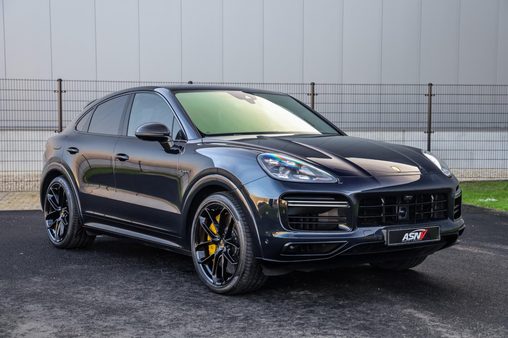 Foto van Porsche Cayenne Turbo S E-hybrid