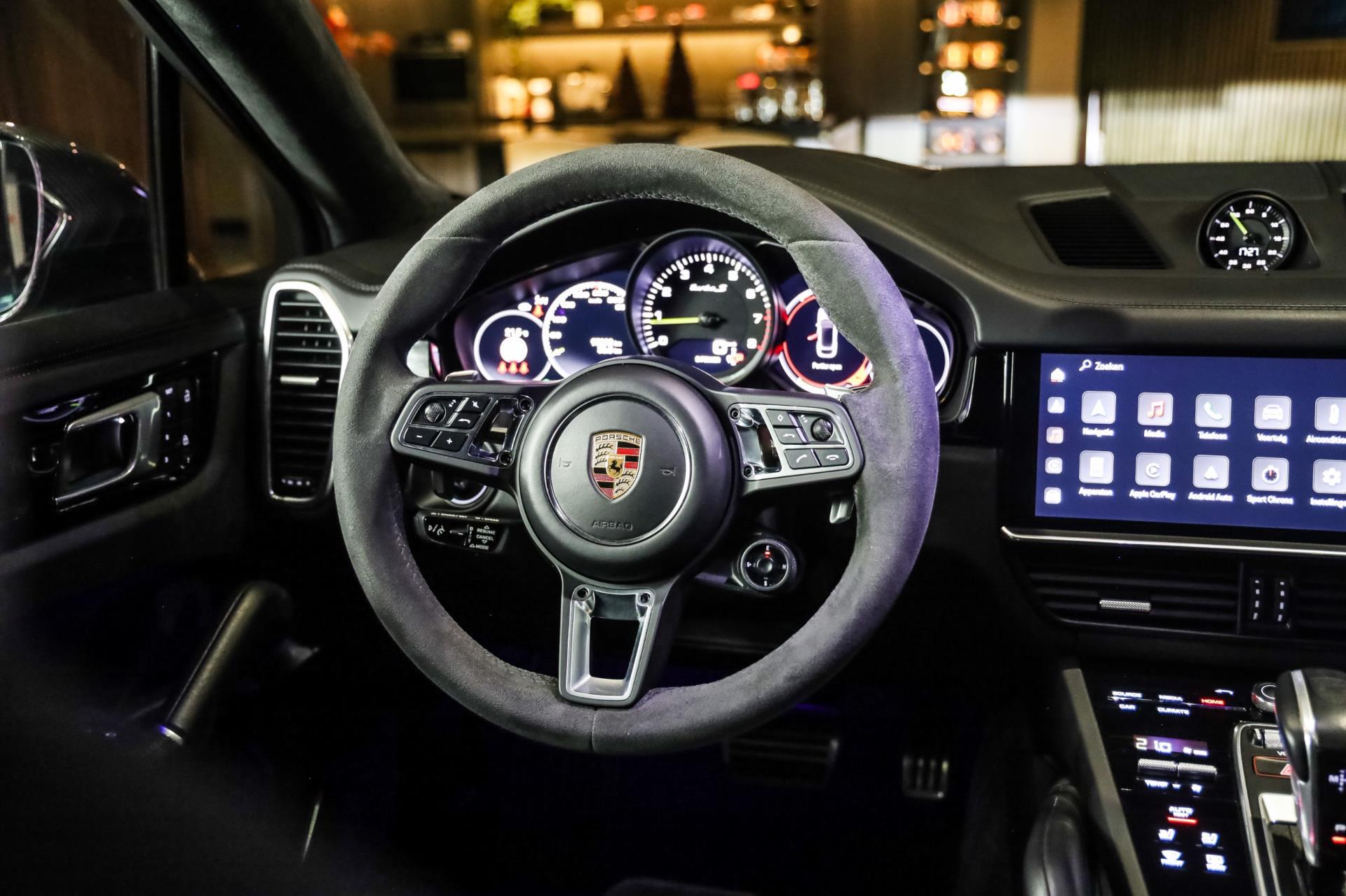 Foto van Porsche Cayenne Turbo S E-hybrid