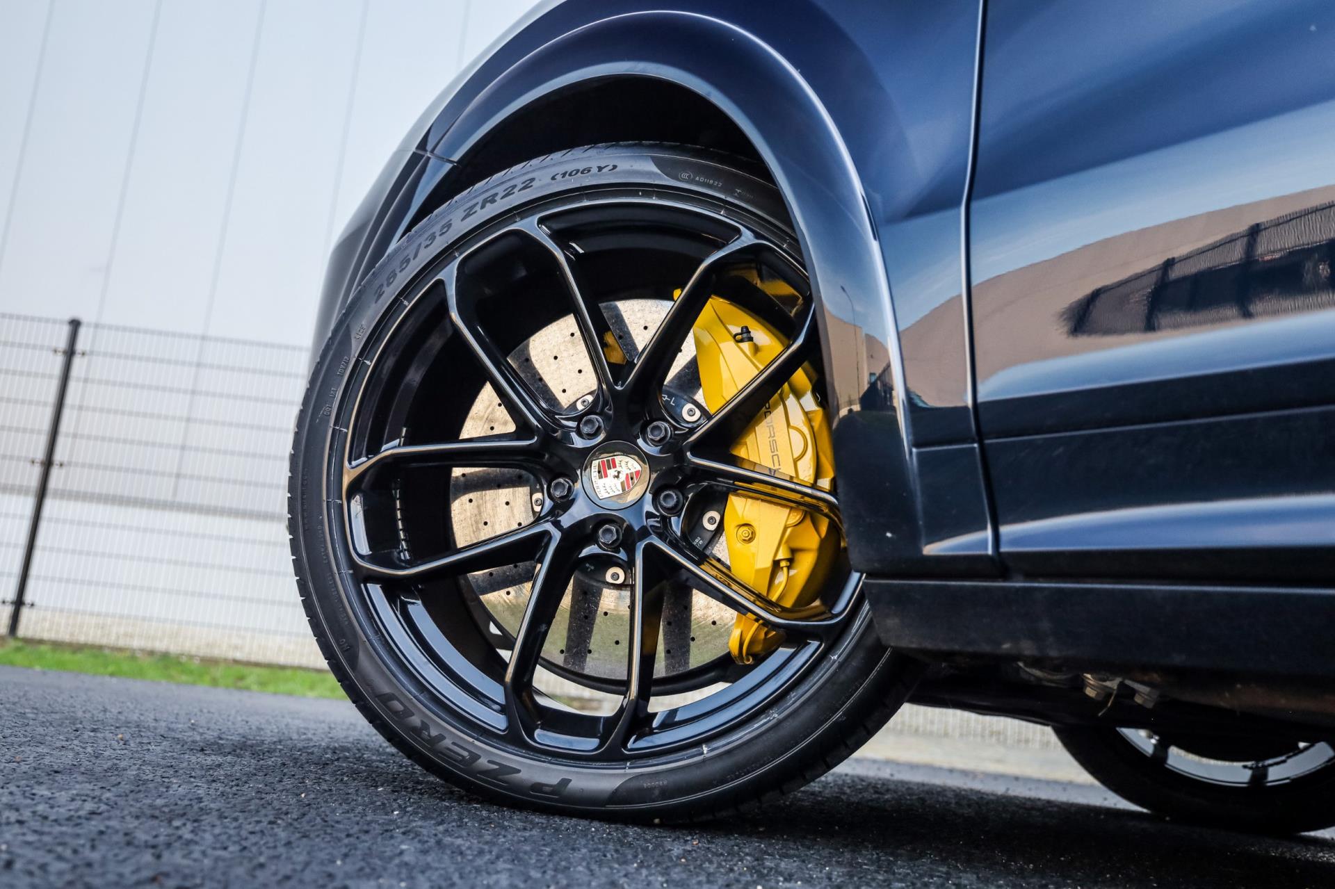 Foto van Porsche Cayenne Turbo S E-hybrid