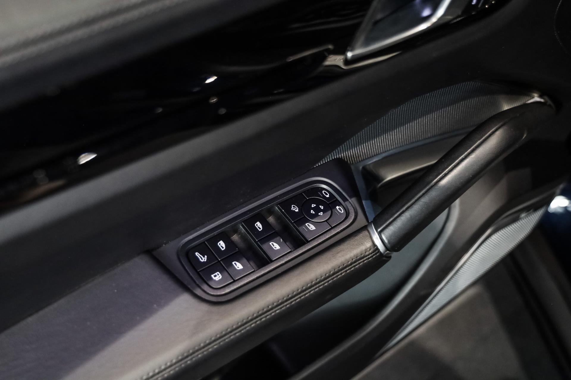 Foto van Porsche Cayenne Turbo S E-hybrid