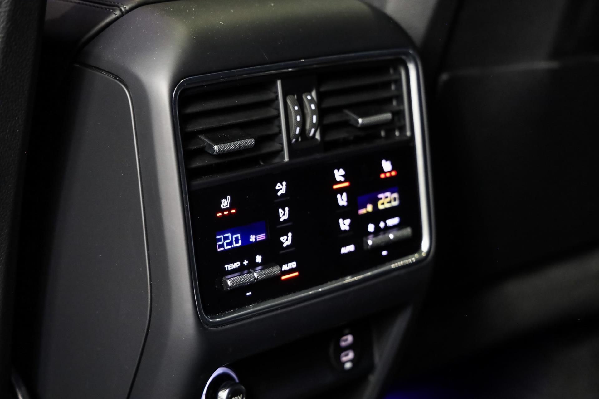 Foto van Porsche Cayenne Turbo S E-hybrid